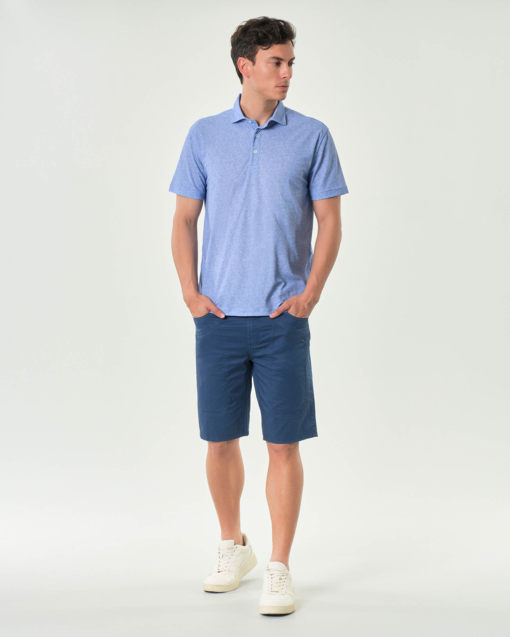 Bermuda Jeckerson blu indaco in gabardina di cotone stretch con toppa