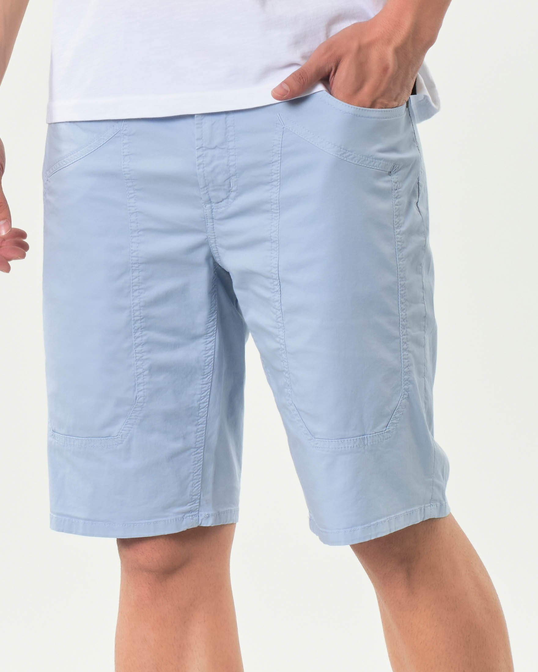 Bermuda Jeckerson azzurro in gabardina di cotone stretch con toppa image