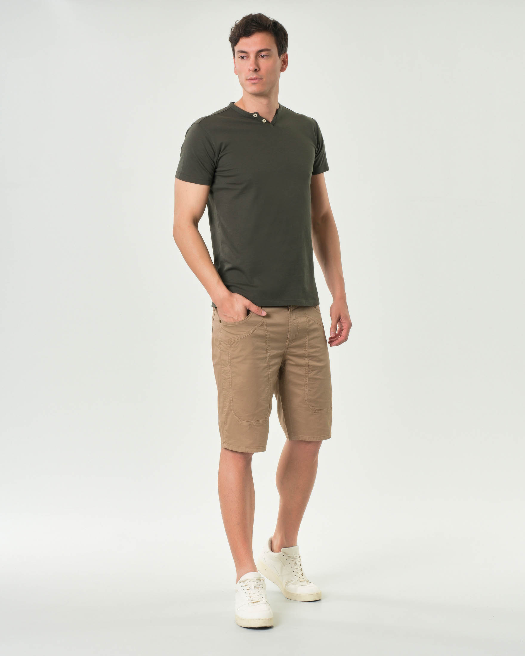 Bermuda Jeckerson cammello in gabardina di cotone stretch con toppa