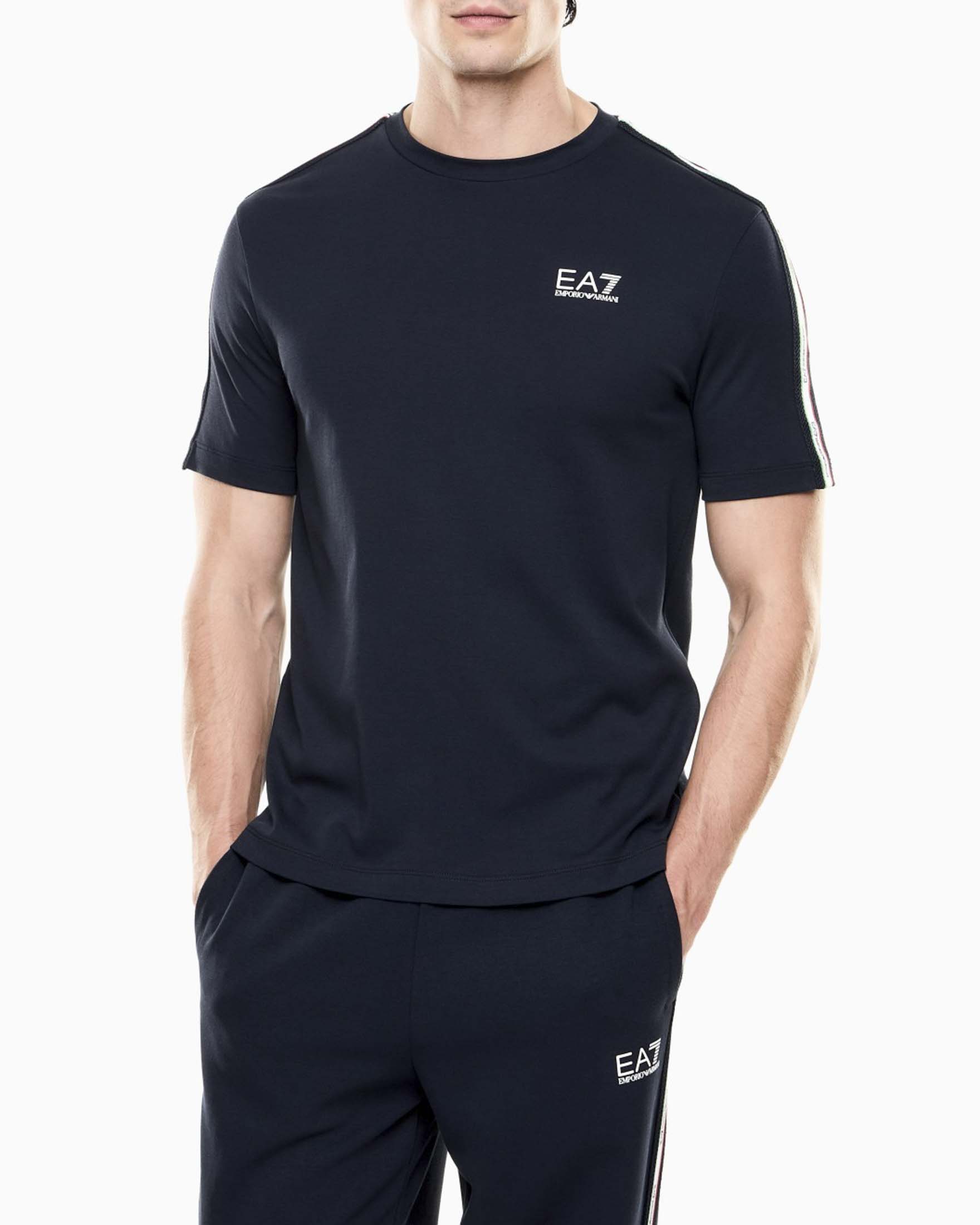 T-shirt mezza manica EA7 blu scuro in cotone con stampa logo e scritta Italia sul retro