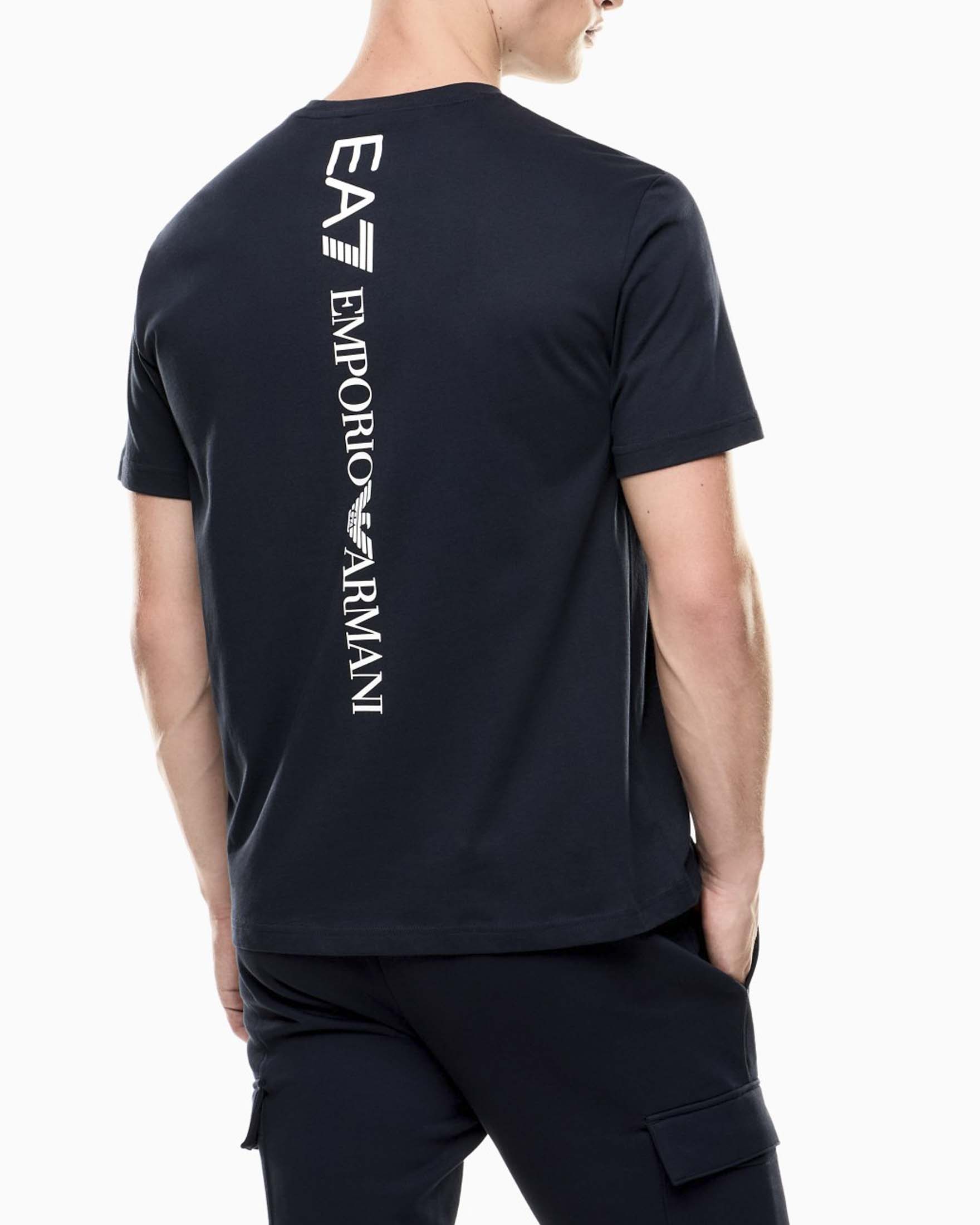 T-shirt mezza manica EA7 blu in cotone con stampa logo sul retro image