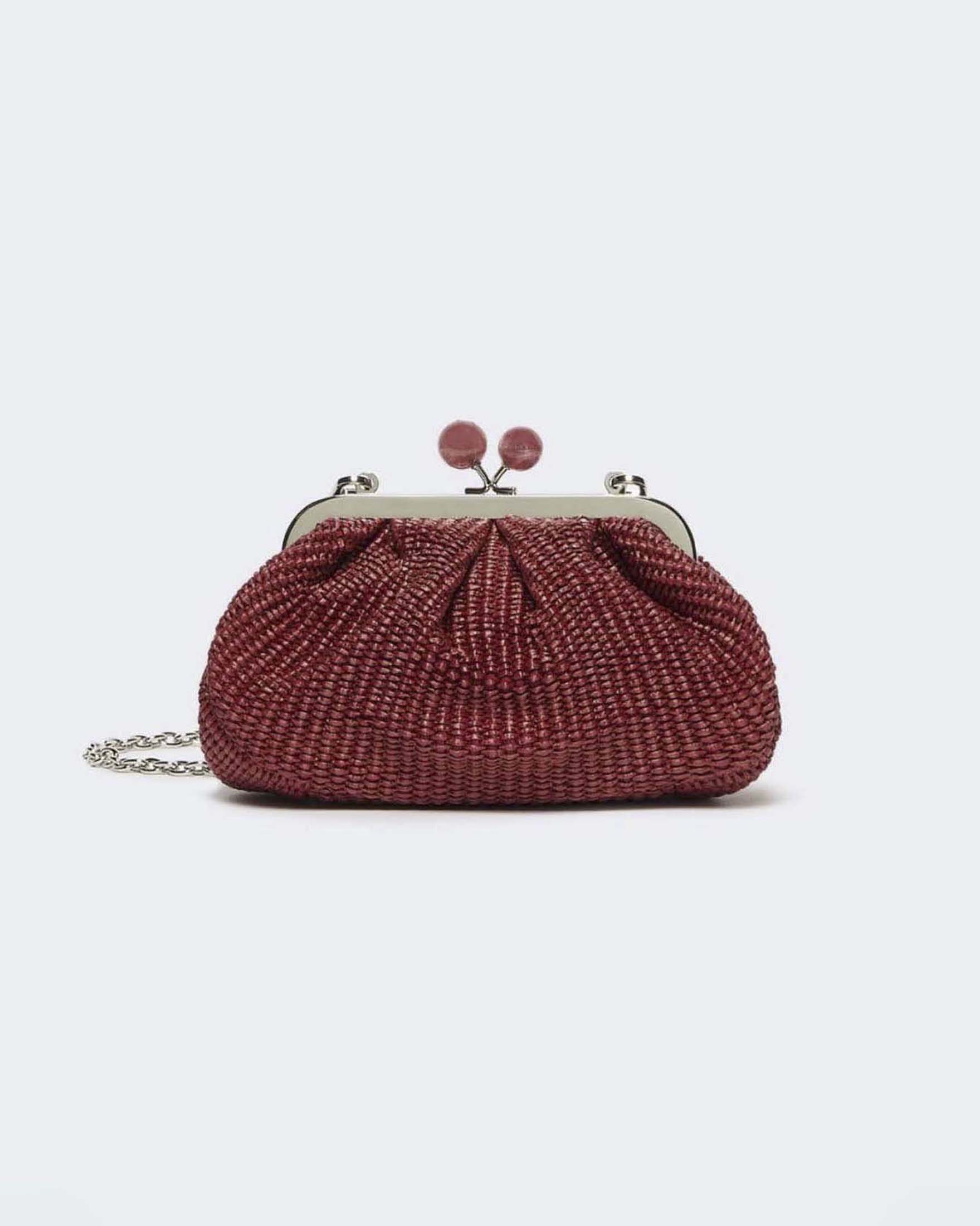 Pasticcino Bag Small Weekend Max Mara color rubino in rafia con tracolla a catena