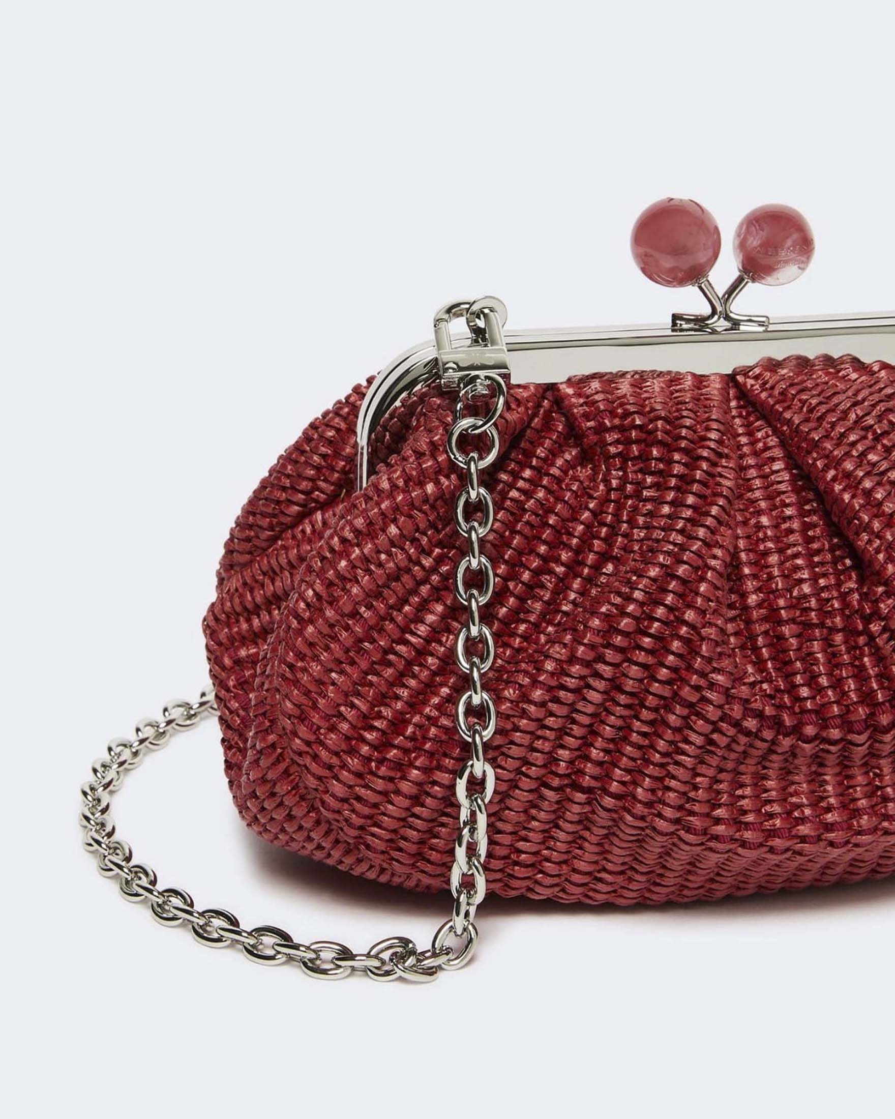 Pasticcino Bag Small Weekend Max Mara color rubino in rafia con tracolla a catena image