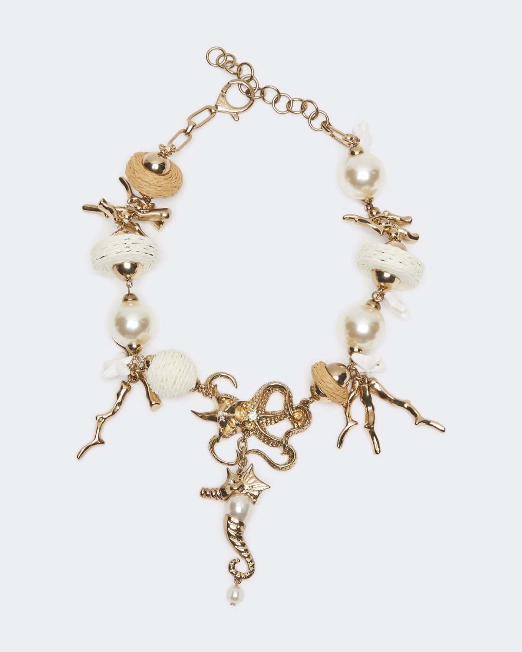 Collana girocollo Weekend Max Mara Abissi ini catena dorata con ciondoli marini e rafia intrecciata