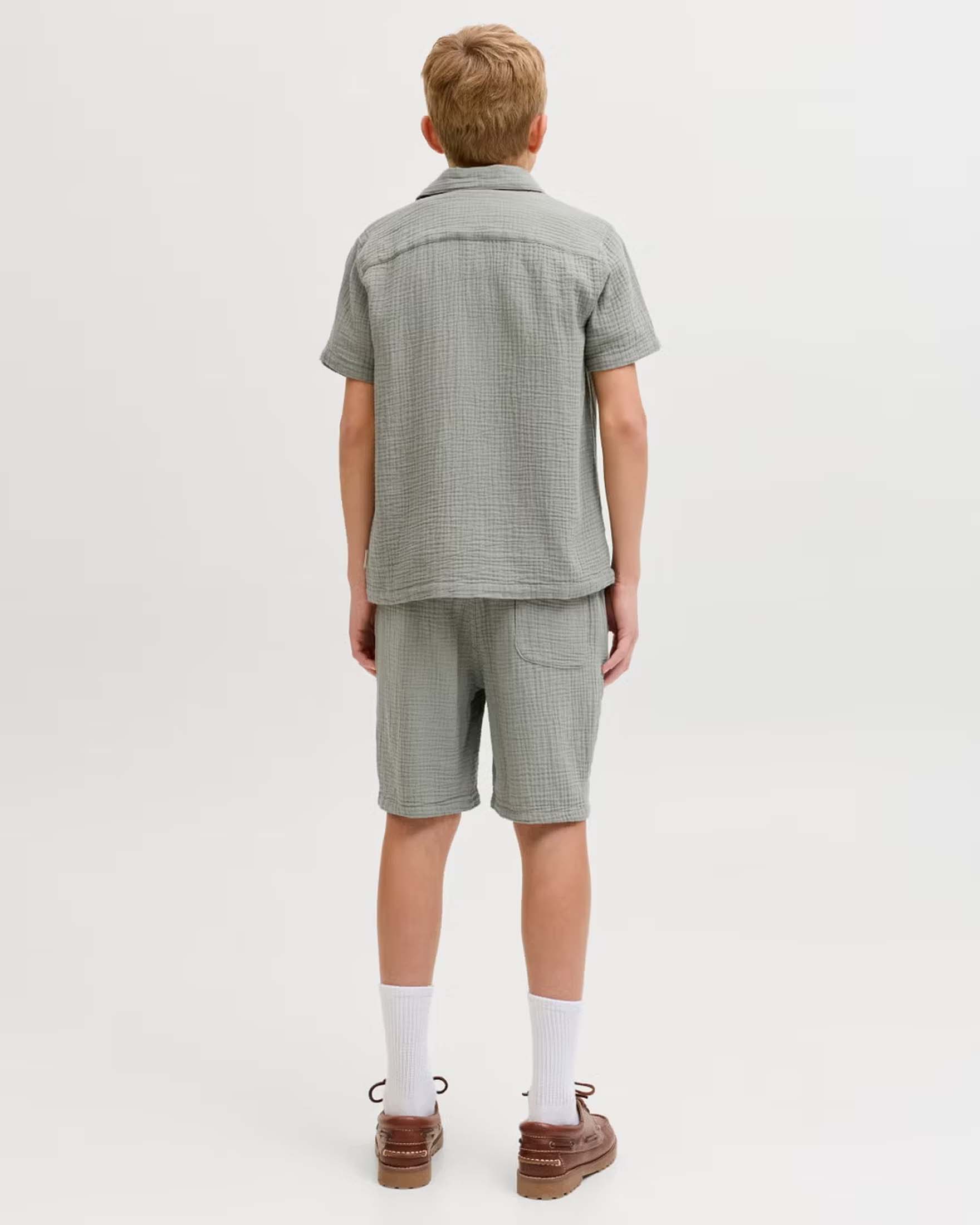 Camicia color salvia Jack & Jones a maniche corte in tessuto goffrato image