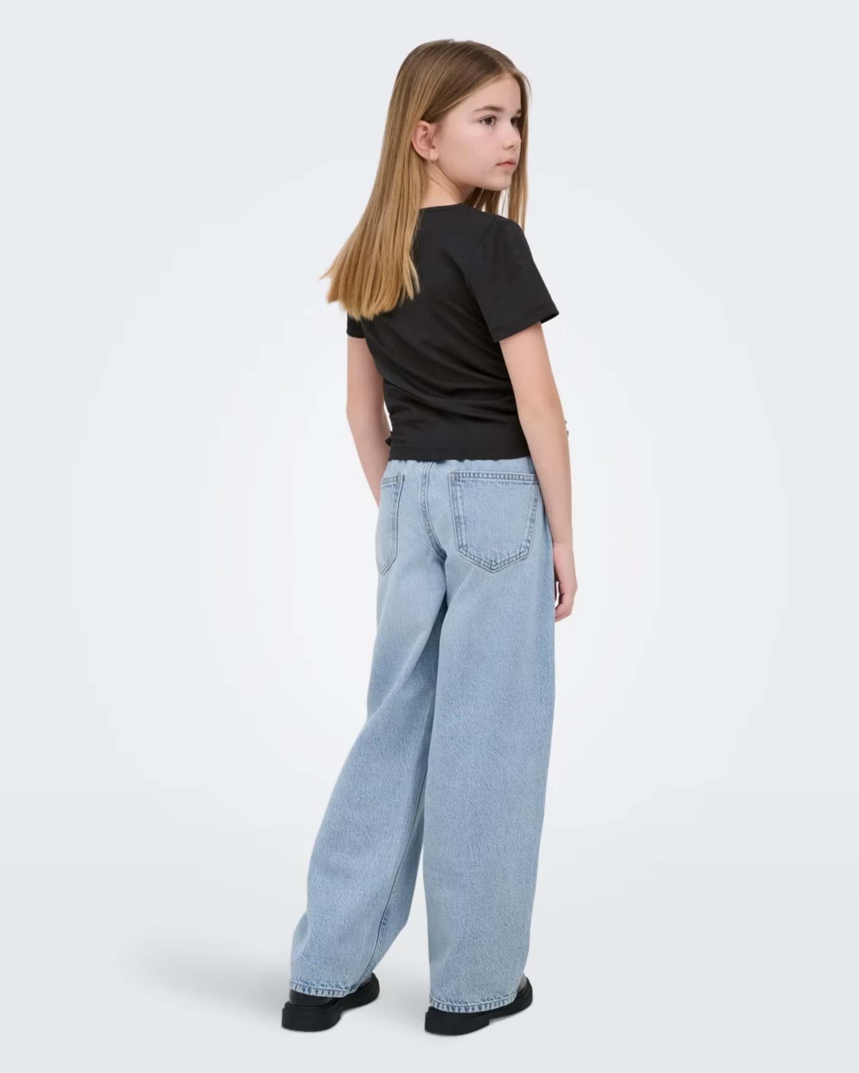 T-shirt nera Kids Only in cotone stretch con arricciatura image