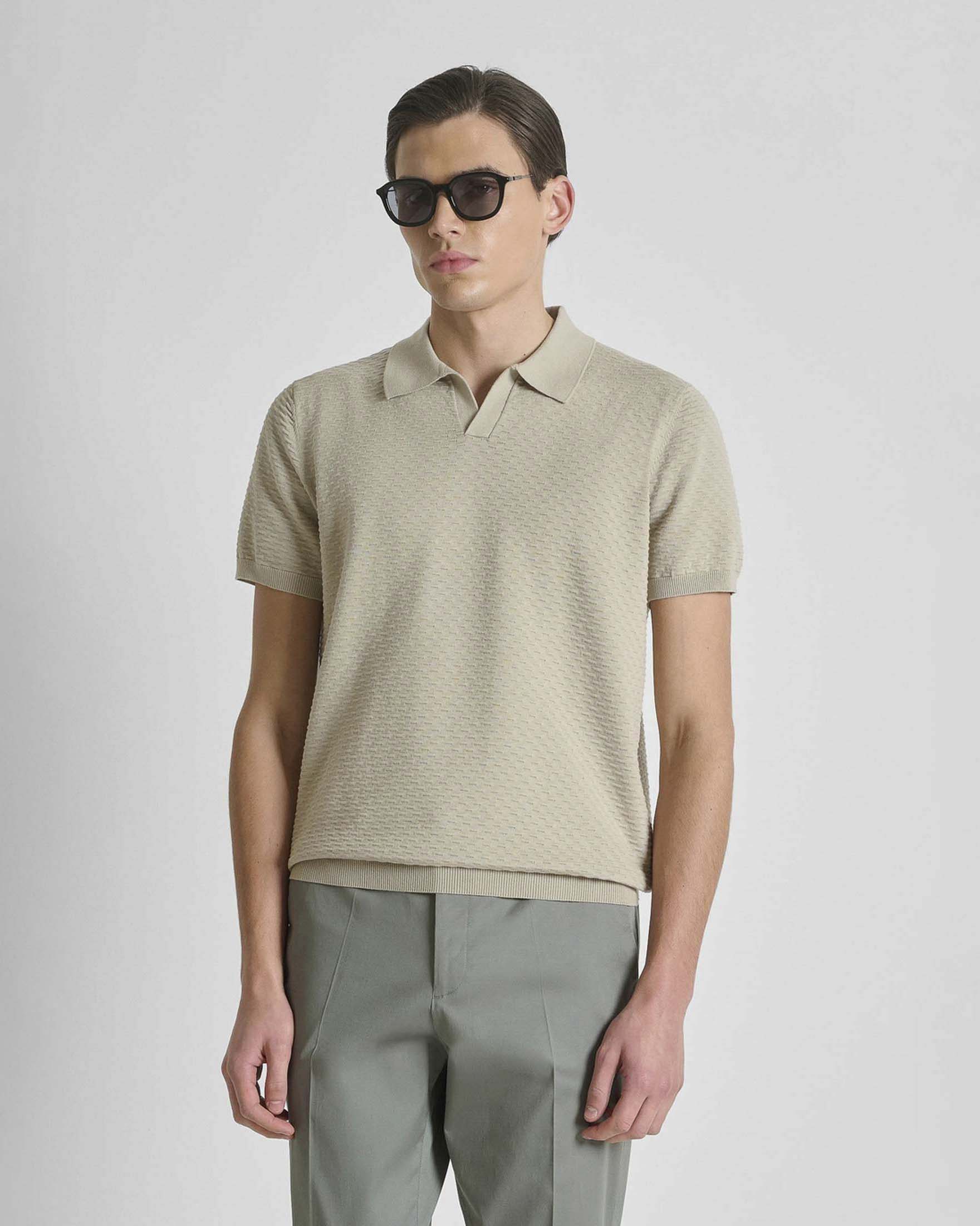 Polo Antony Morato color sabbia in cotone lavorato con colletto bowling