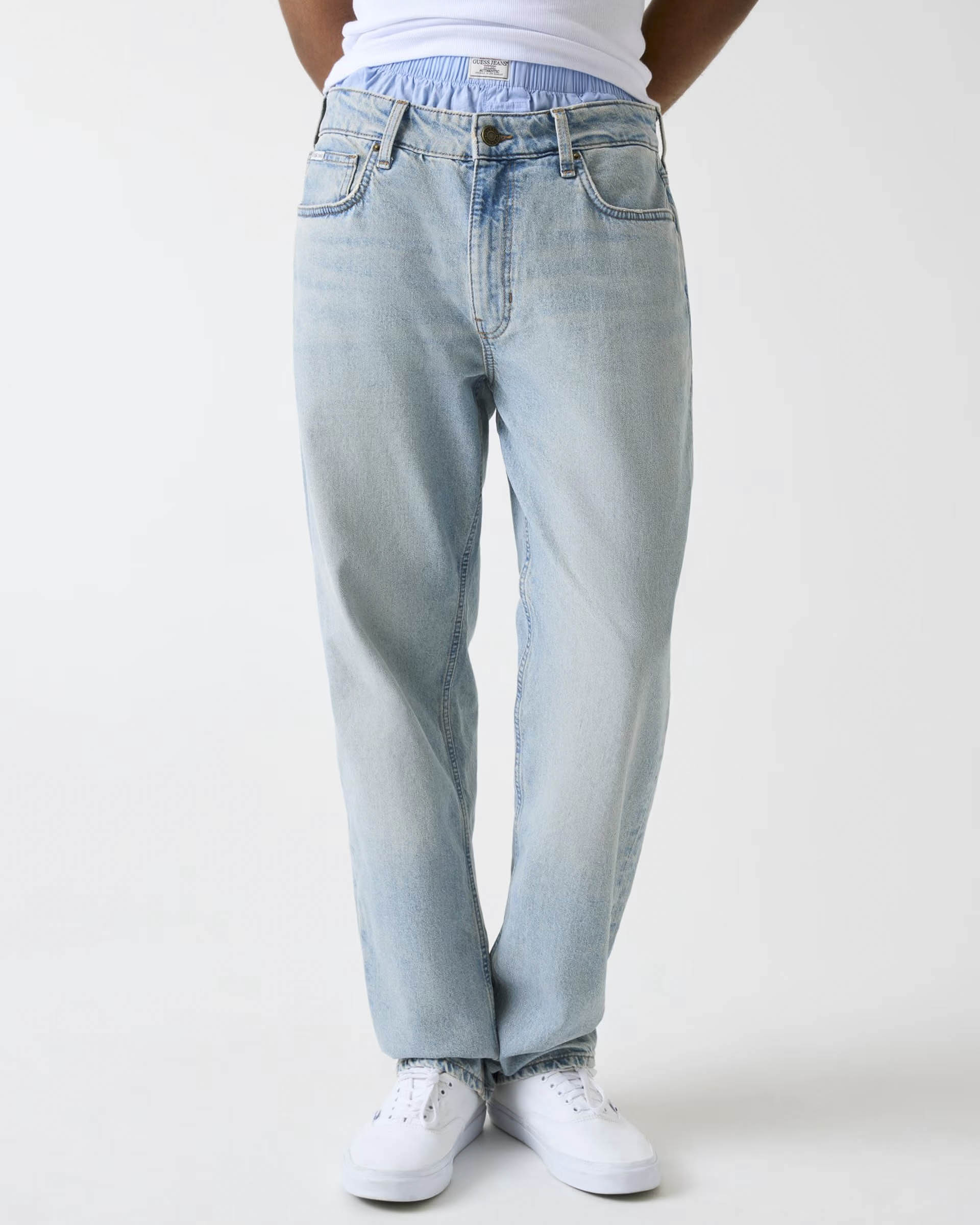 Guess Jeans tapered-fit lavaggio chiaro in cotone stretch image