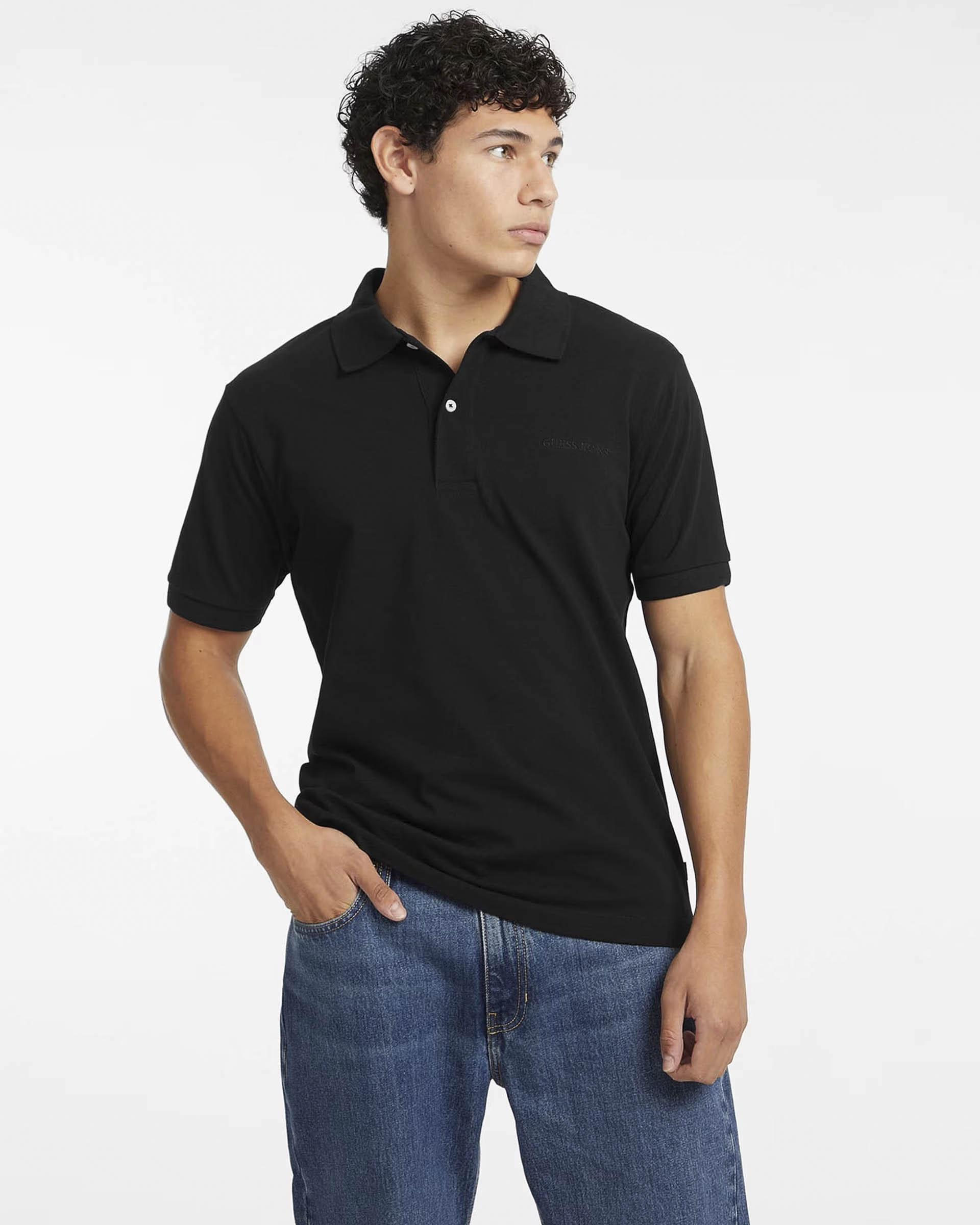 Polo mezza manica Guess Jeans nera in cotone con logo frontale ricamato image