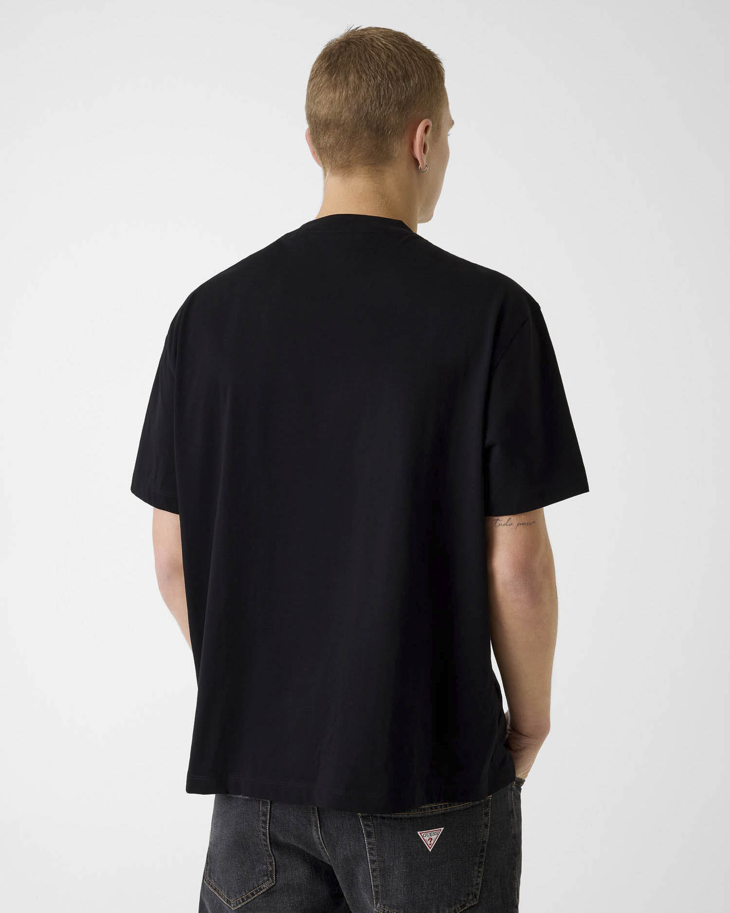 T-shirt mezza manica relaxed-fit Guess Jeans nera in cotone con stampa logo image