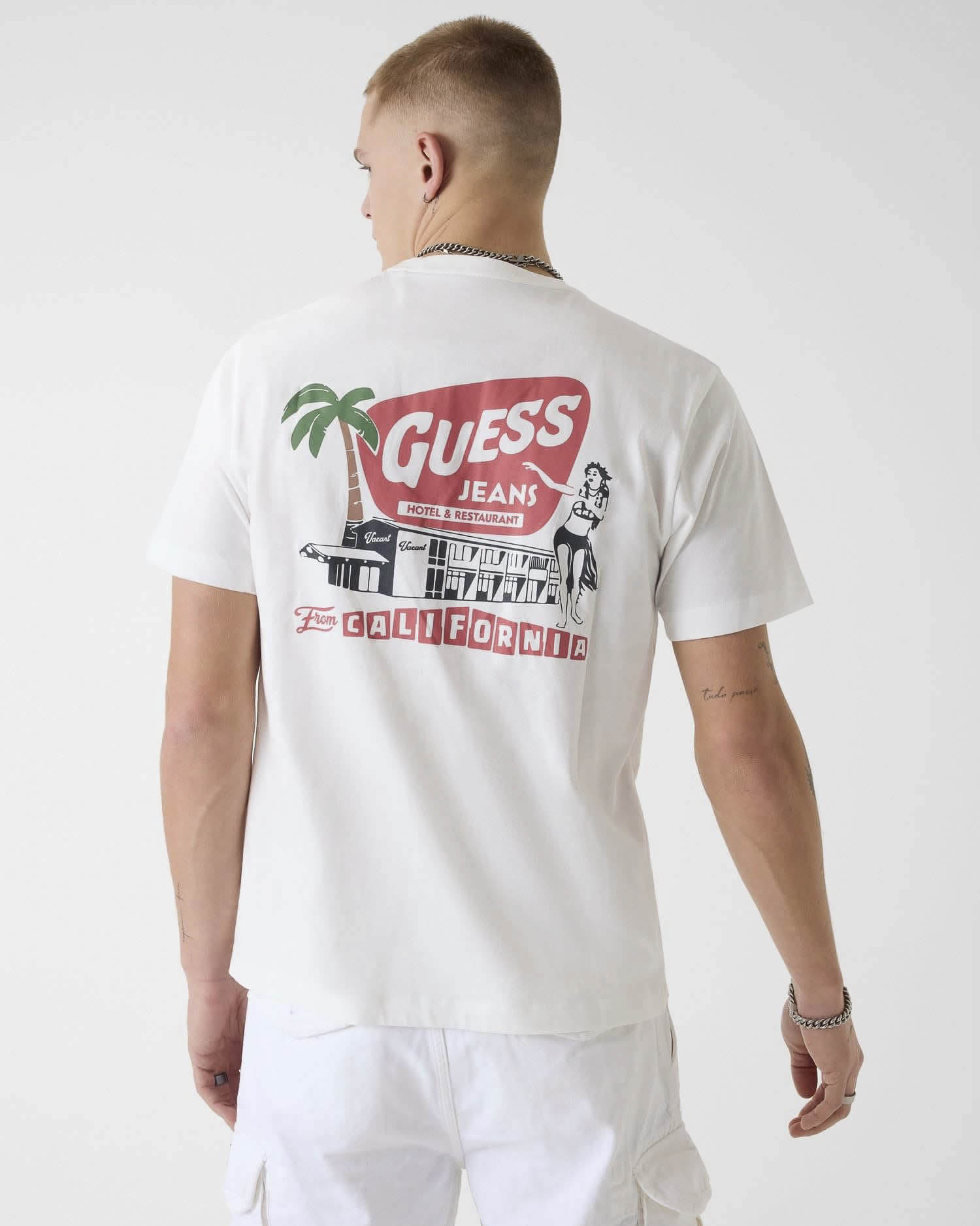 T-shirt Guess Jeans bianca in cotone con stampa fronte e retro image