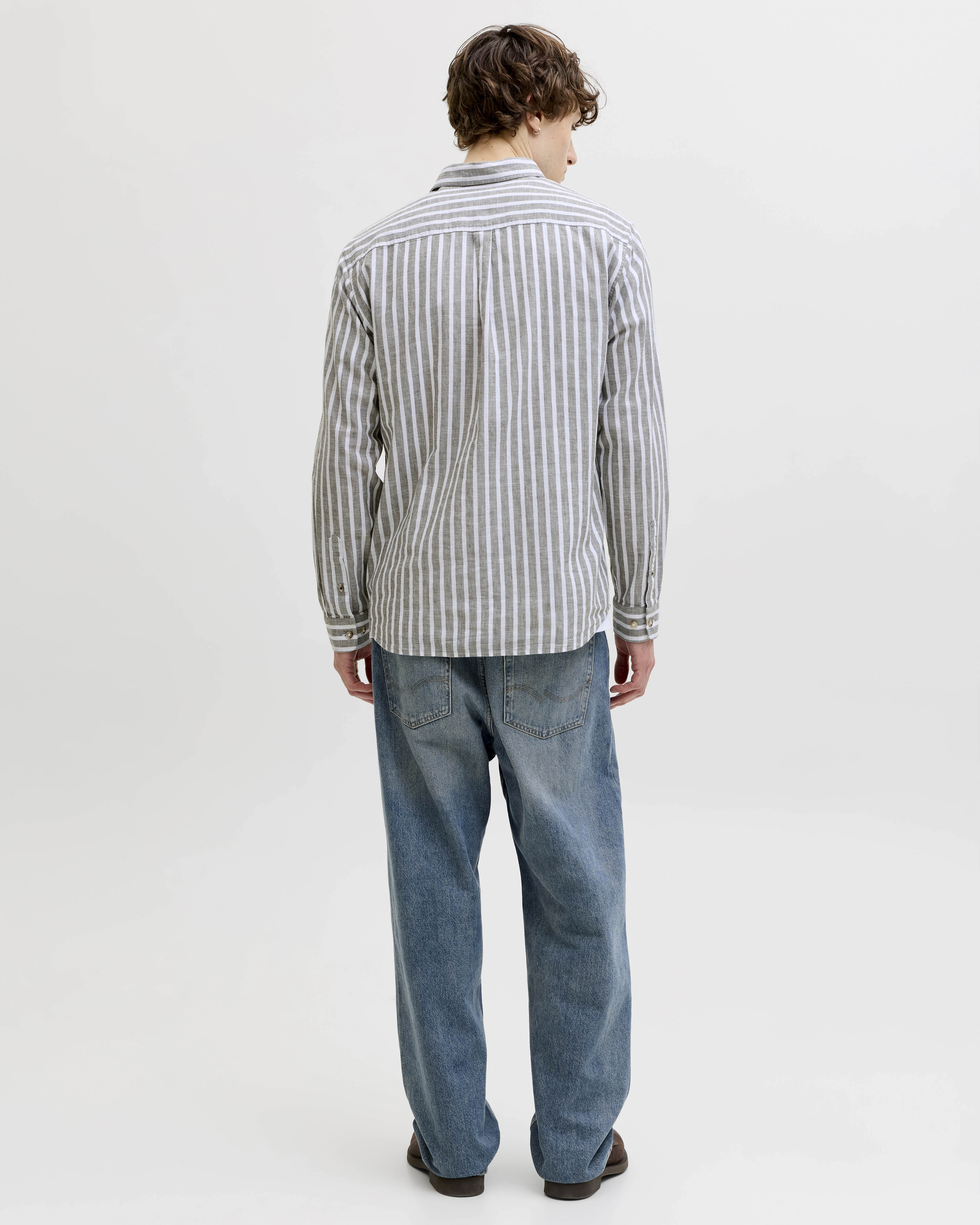 Camicia a maniche lunghe Jack & Jones grigia a righe in misto cotone e lino image