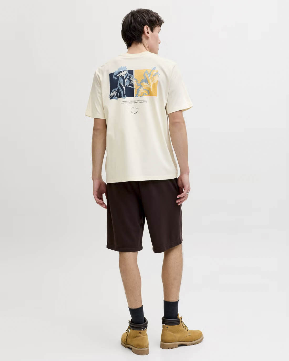 T-shirt mezza manica Jack & Jones avorio in cotone con stampa floreale sul retro image