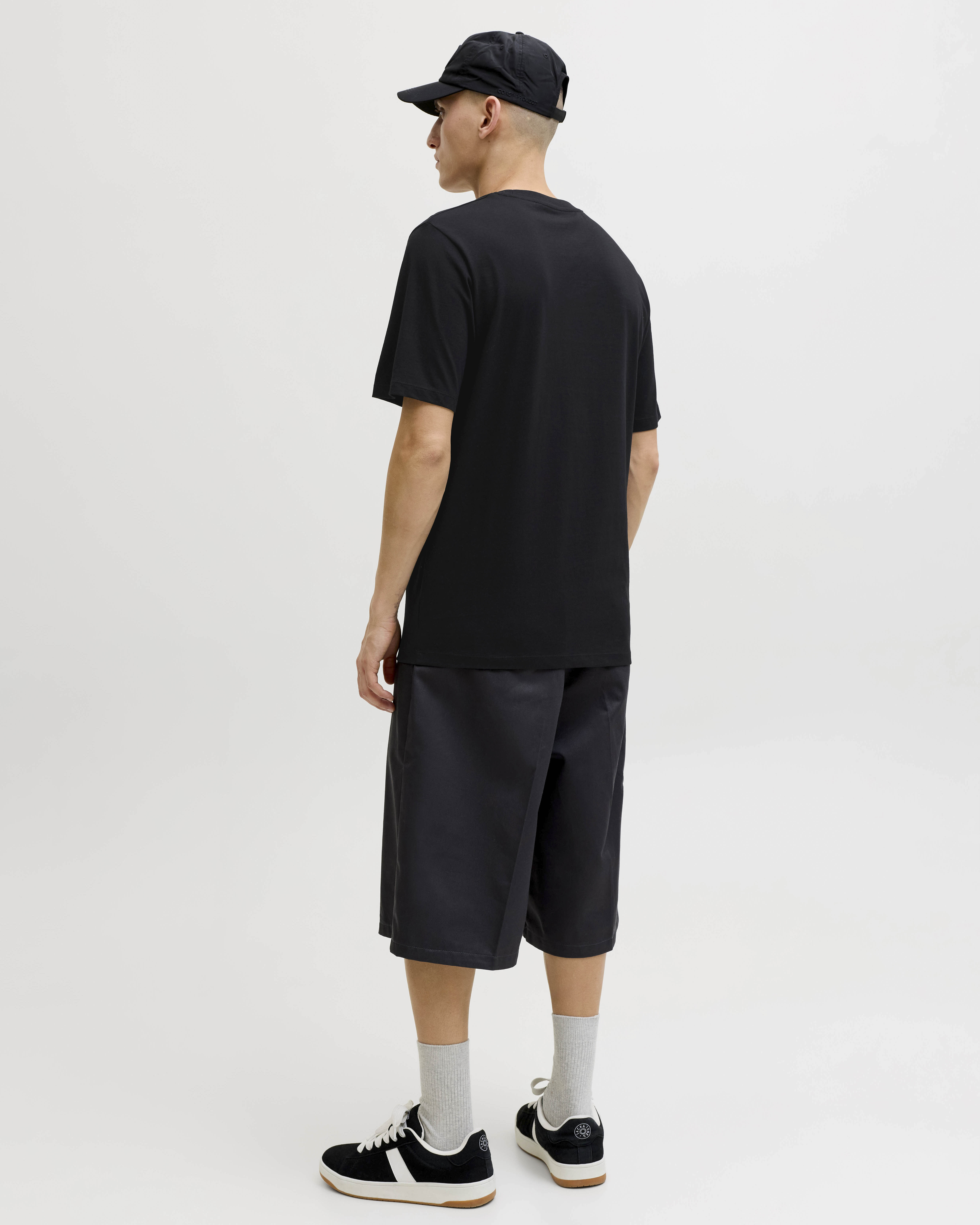 T-shirt Jack & Jones nera in cotone con stampa fotografica frontale e logo image