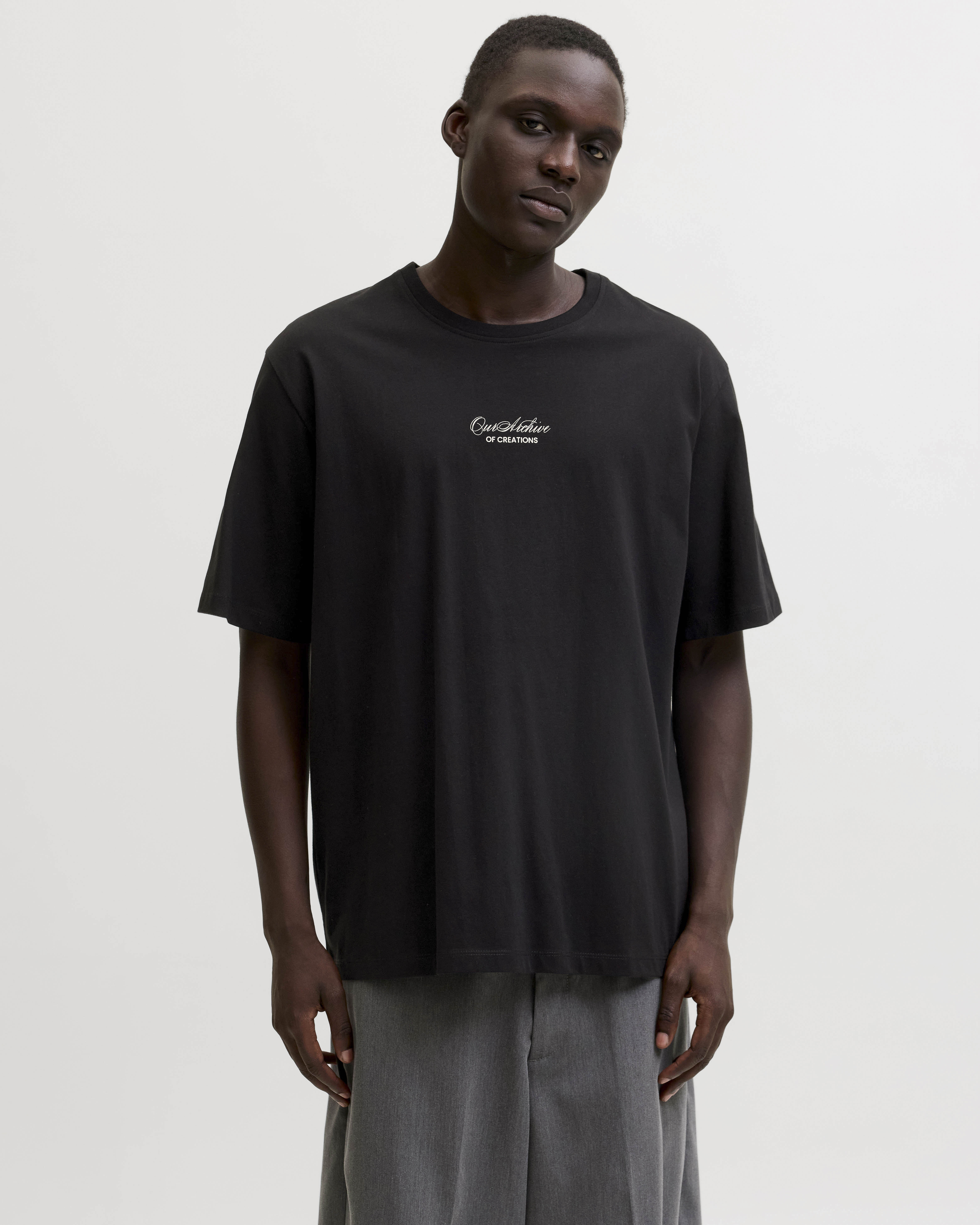 T-shirt mezza manica Jack & Jones nera in cotone con logo e stampa sul retro