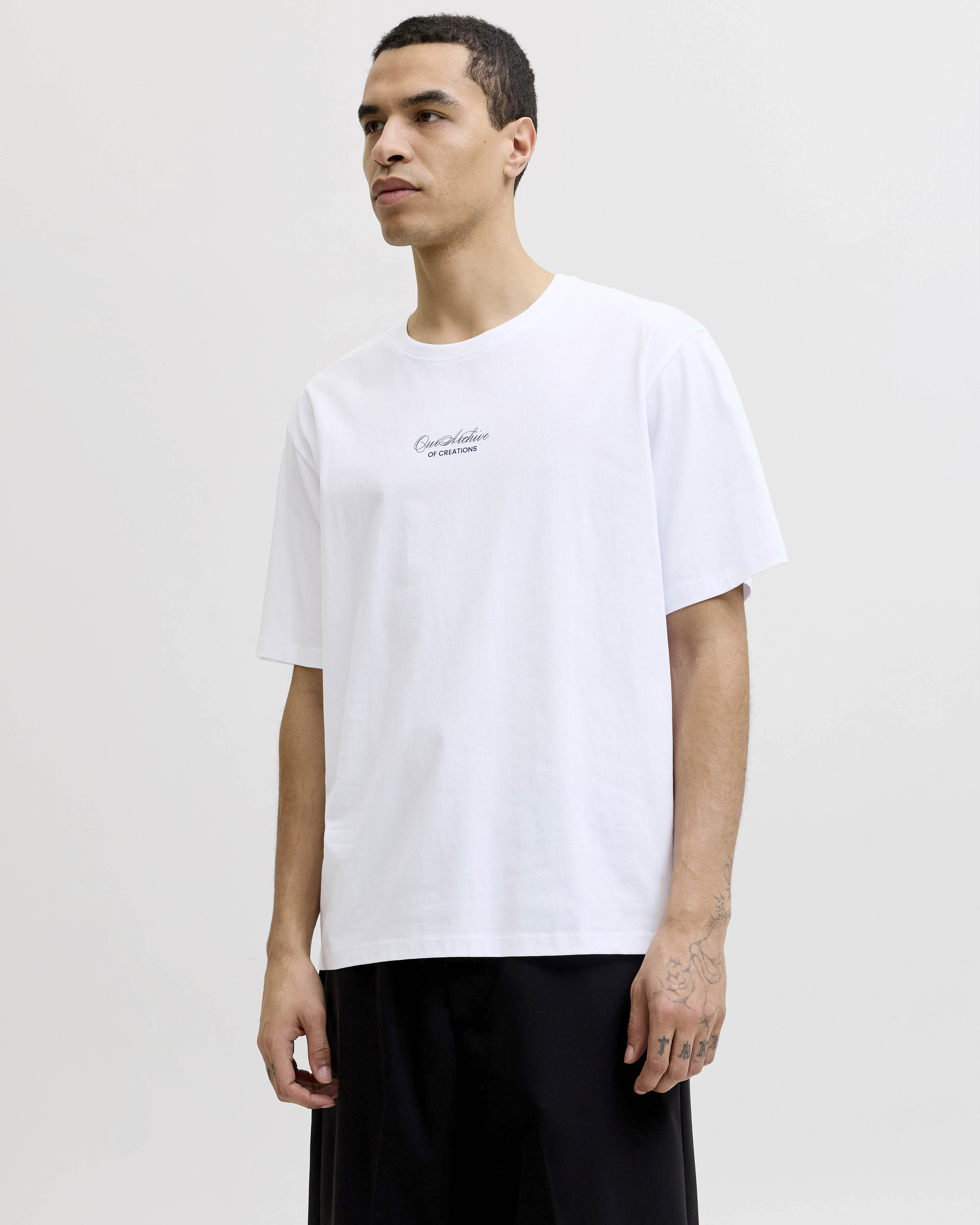 T-shirt mezza manica Jack & Jones bianca in cotone con stampa sulla schiena