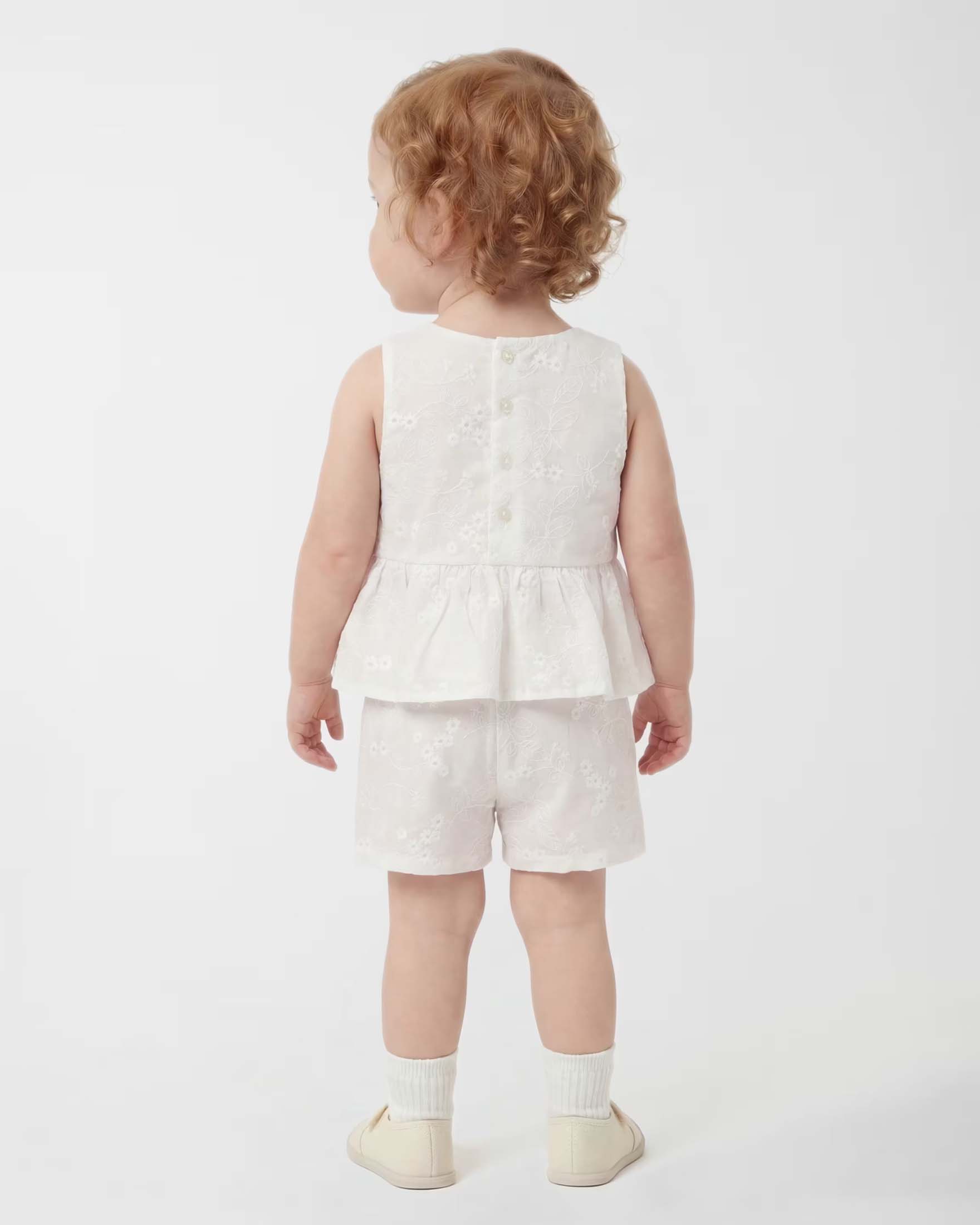 Completo canotta e short Guess bianco in tessuto ricamato di puro cotone image