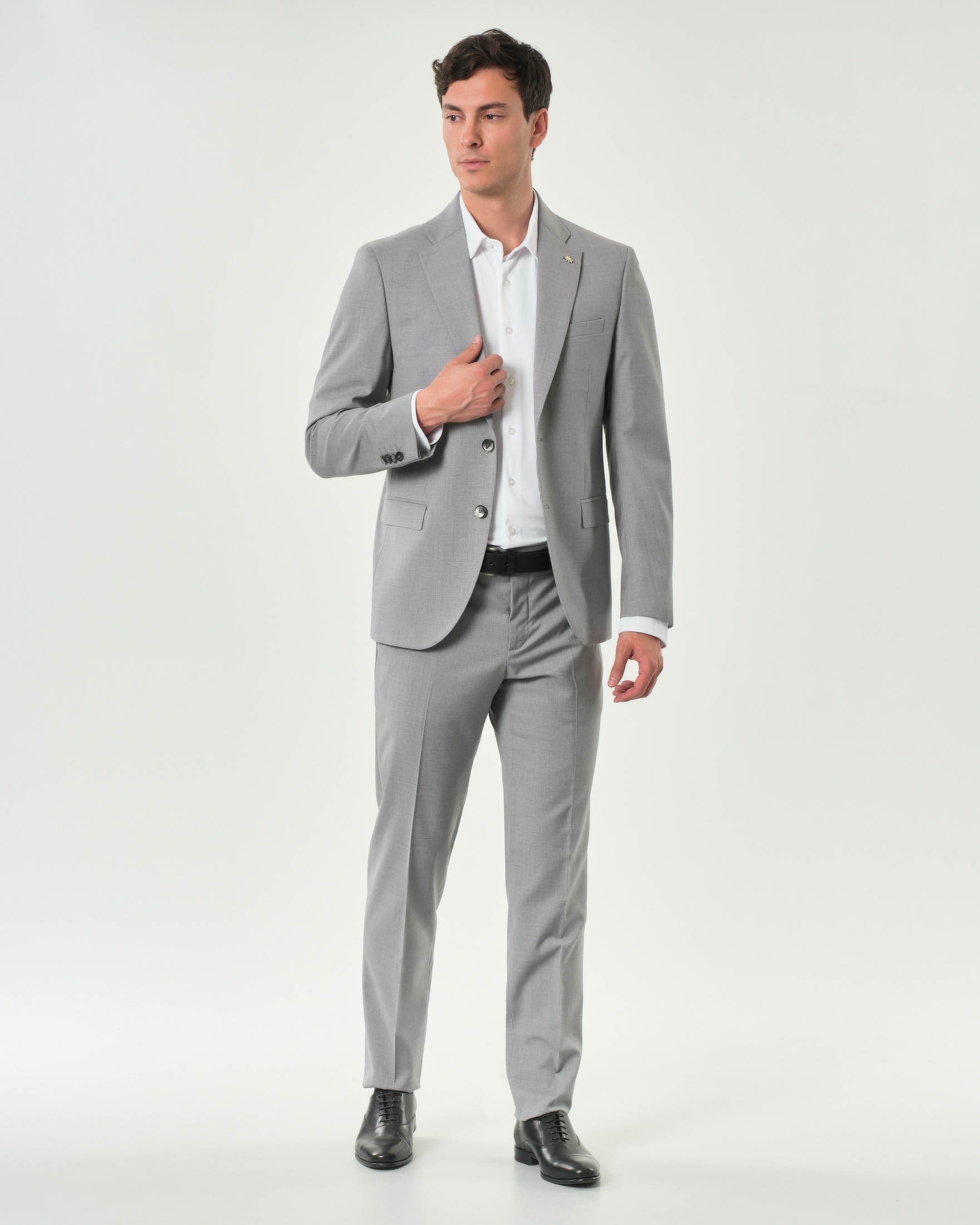 Abito Manuel Ritz grigio perla in tela di lana stretch con rever classico