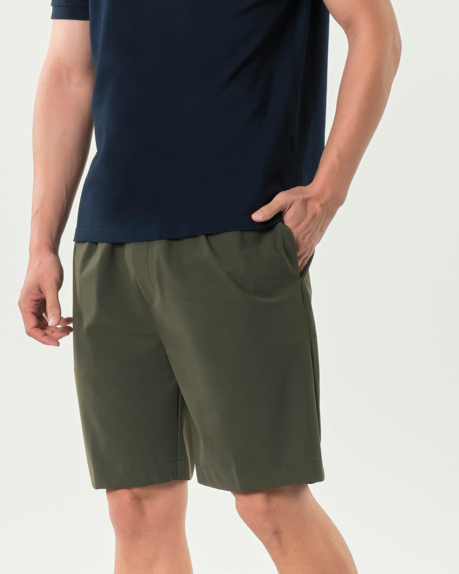 Bermuda chino slim Rodolfo Pellizzari verde militare in tessuto tecnico stretch image