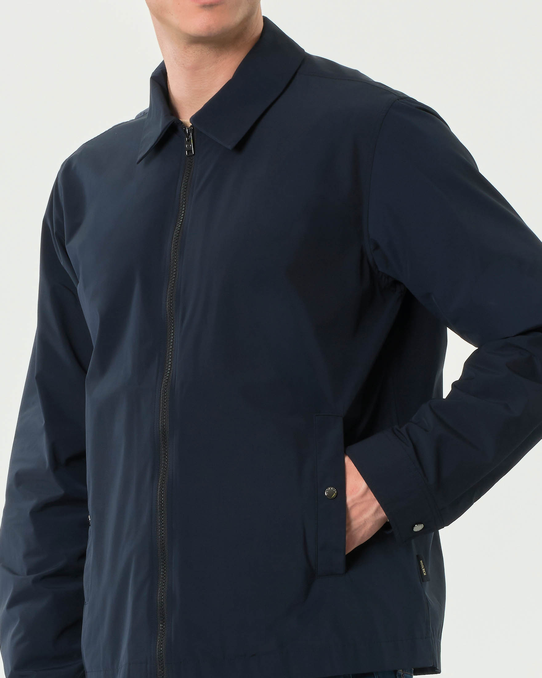 Giacca camicia Woolrich blu in nylon impermeabile image