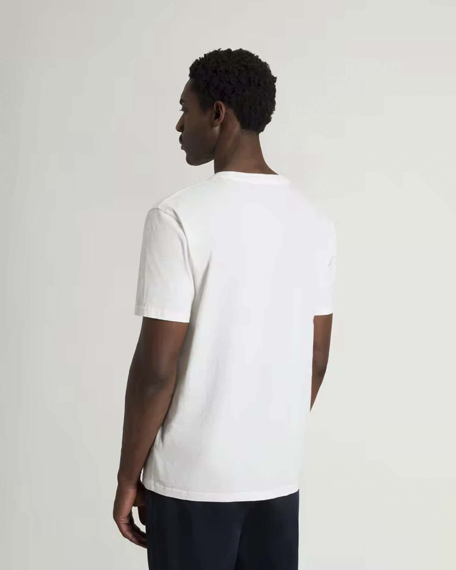 T-shirt Woolrich bianca in jersey di cotone slub con logo stampato al petto image