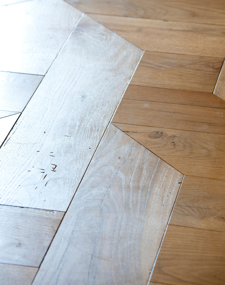 parquet pavimento in legno di rovere antico posa a disegno