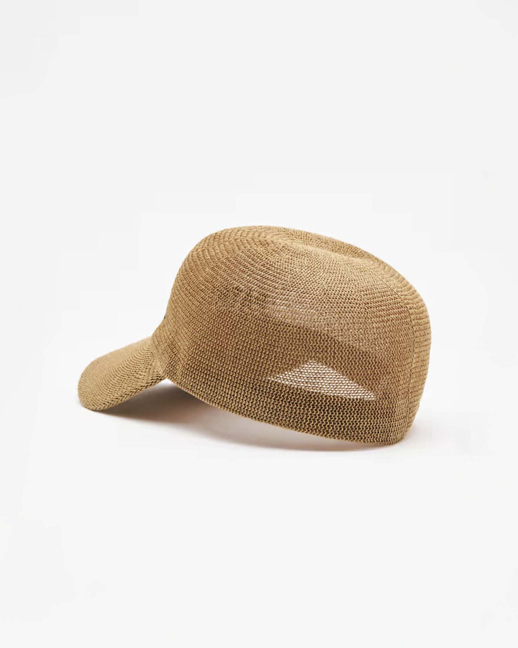Cappellino color cammello Patrizia Pepe in carta tessile con logo ricamato a contrasto