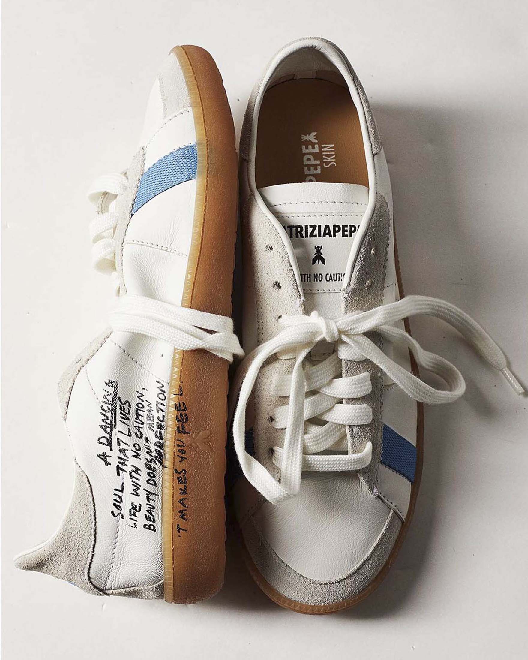 Sneakers SKIN bianche Patrizia Pepe in nappa con dettagli suede e gros grain azzurro
