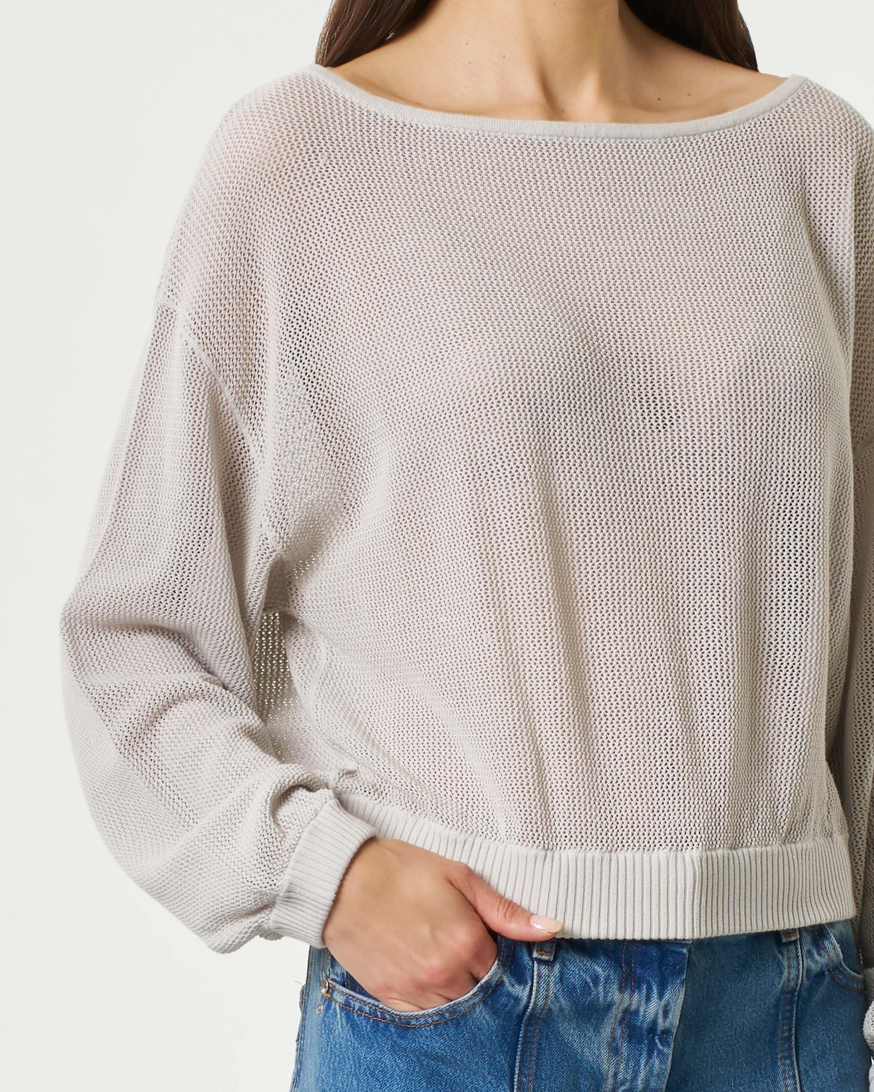 Maglia a rete Patrizia Pepe grigio perla in puro cotone con scollo a barchetta e maxi logo posteriore image