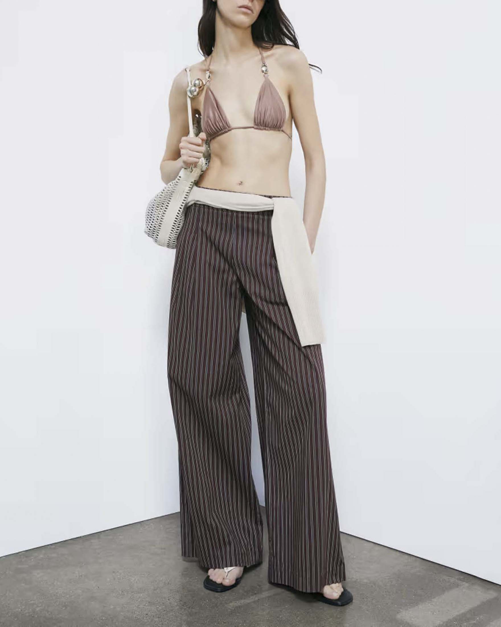 Pantaloni palazzo bordeaux in popeline stretch tinto filo a righe sottili