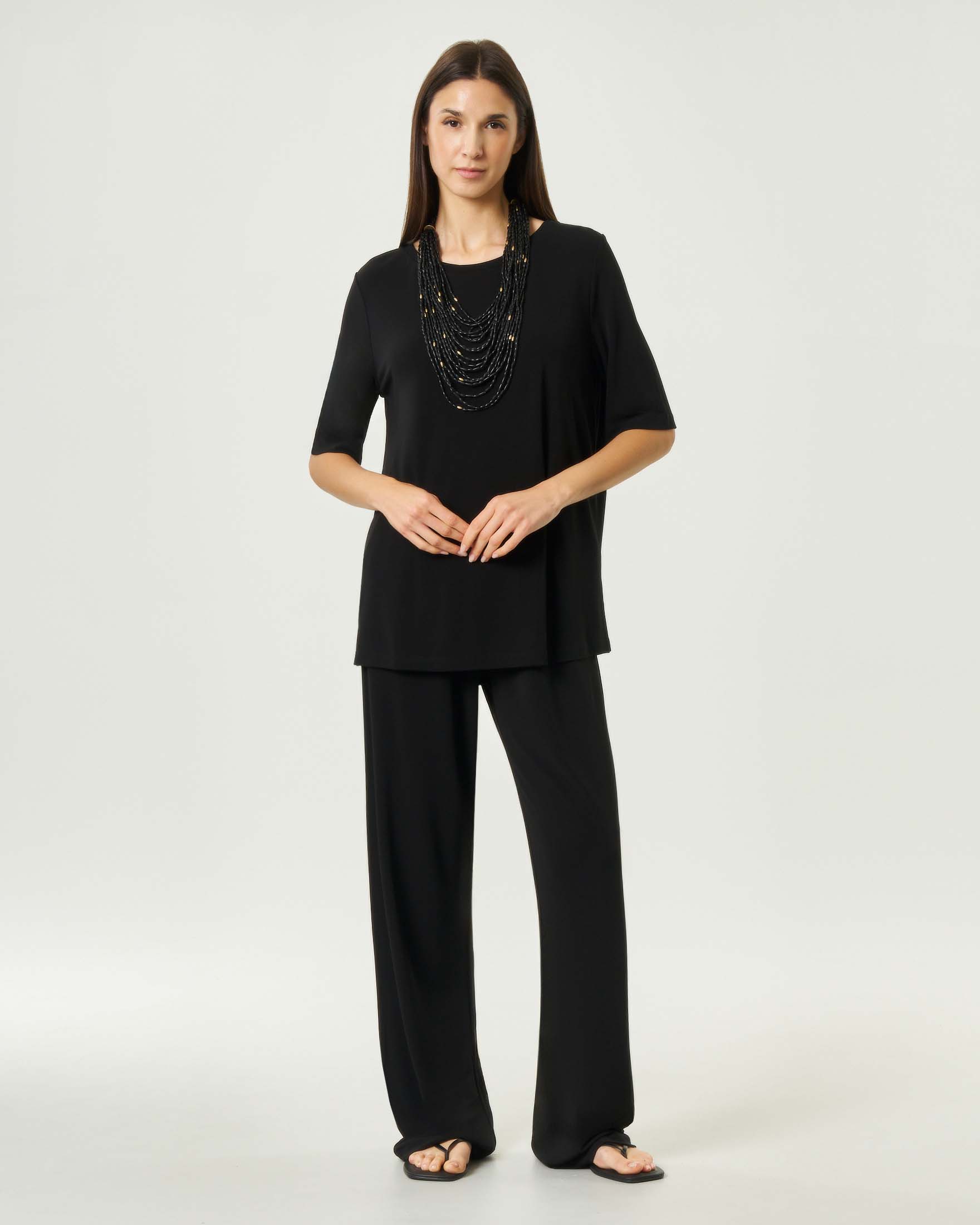 Maglia girocollo MM Max Mara nera in viscosa stretch con maniche a tre quarti image