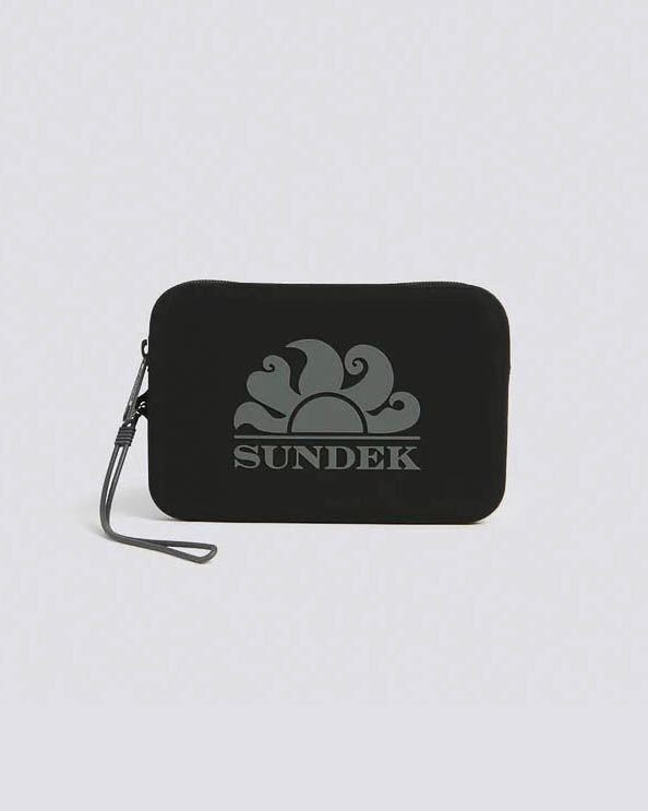 Mini pochette Sundek nera in gomma con zip e logo in contrato colore