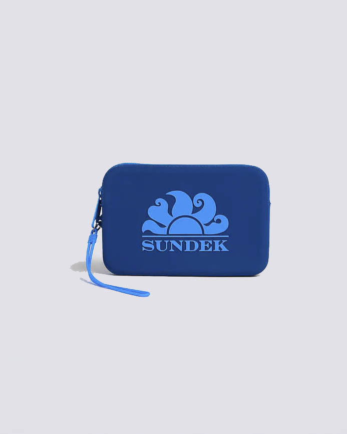 Mini pochette Sundek blu royal in gomma con zip e logo in contrato colore