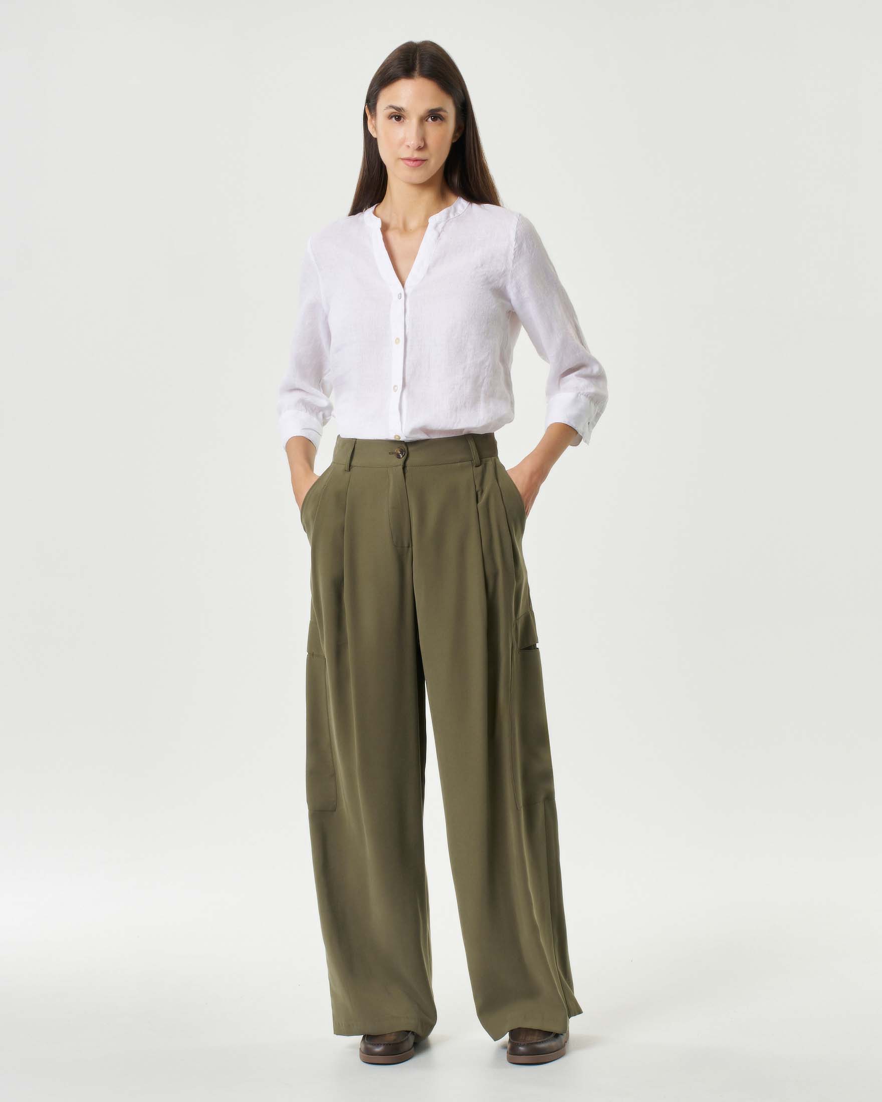 Pantaloni cargo Hlo! militari in tencel con passanti per cintura e pince su fronte e retro