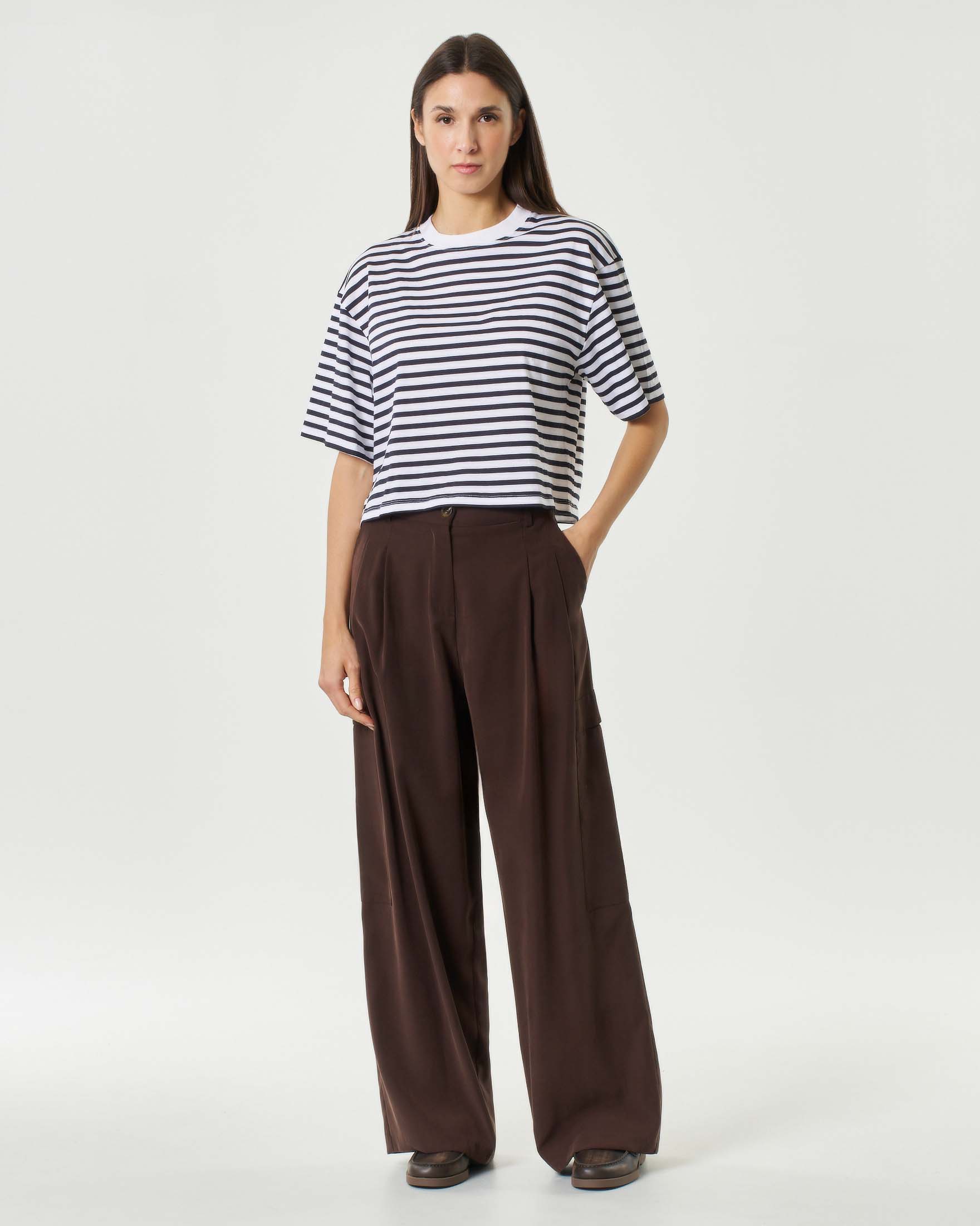 Pantaloni cargo Hlo! marroni in tencel con passanti per cintura e pince su fronte e retro