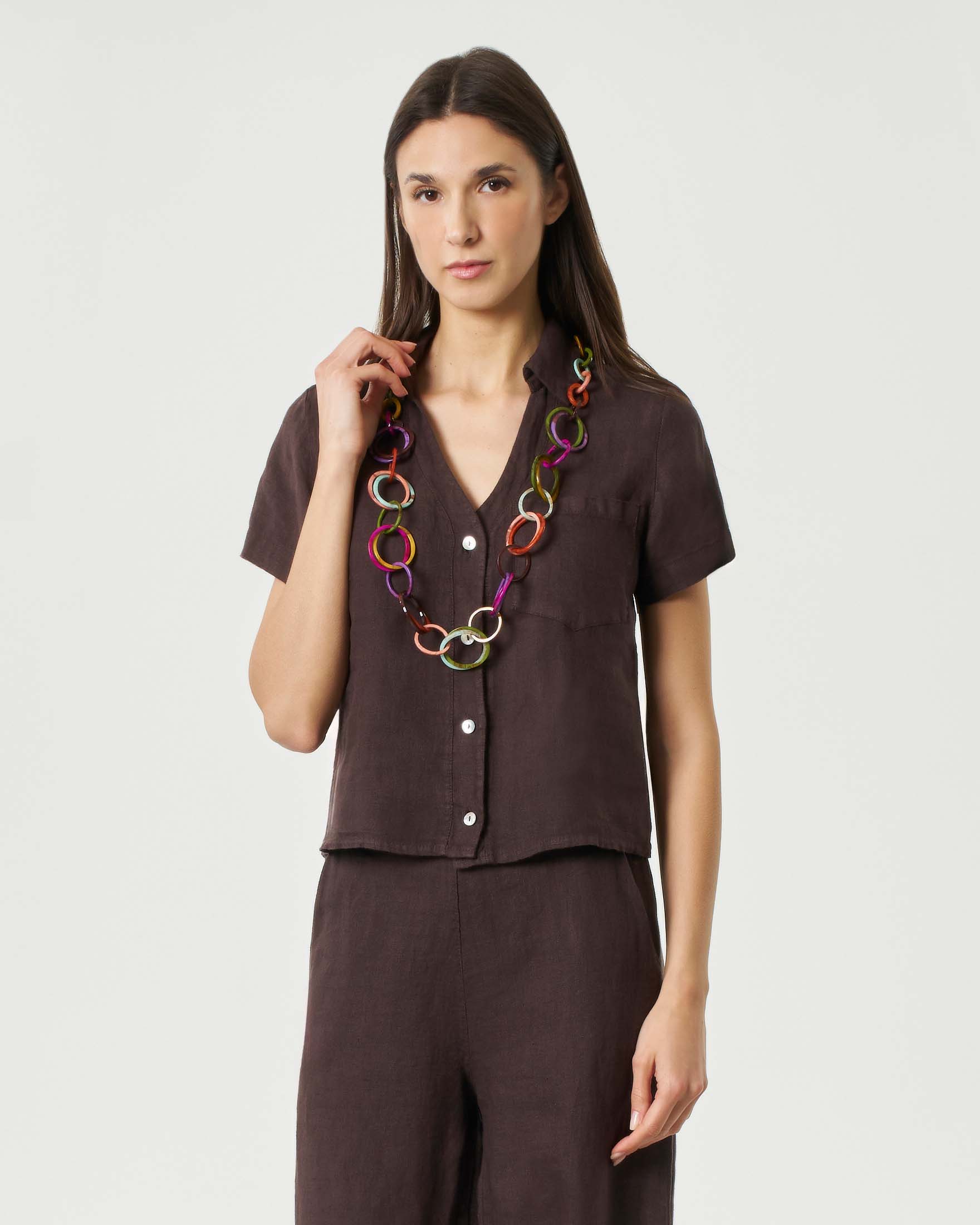 Hlo! — Camicia cropped Hlo! marrone in puro lino con tasca applicata e maniche corte