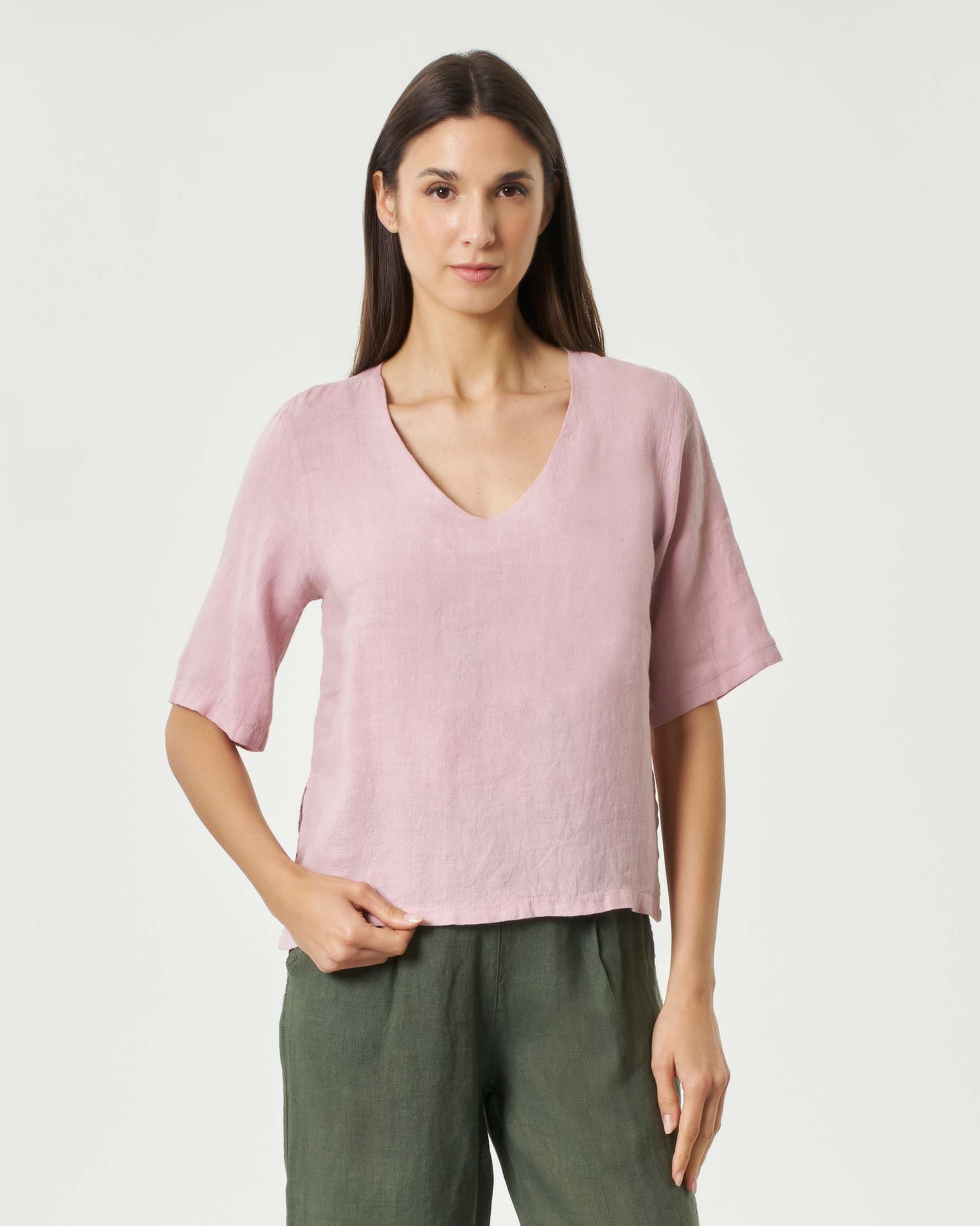 Blusa a mezze maniche rosa in puro lino con scollo a V e spacchetti laterali