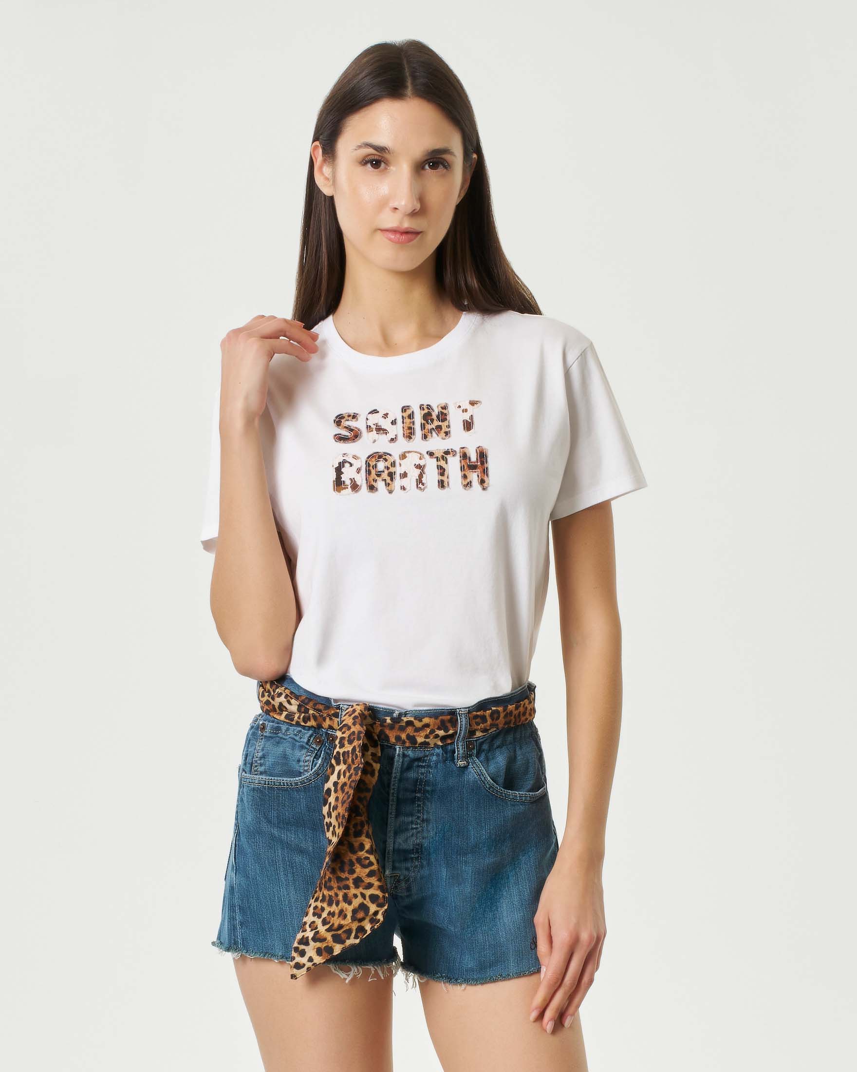 T-shirt MC2 Saint Barth bianca in cotone con scritta logo in patch a stampa animalier sul davanti