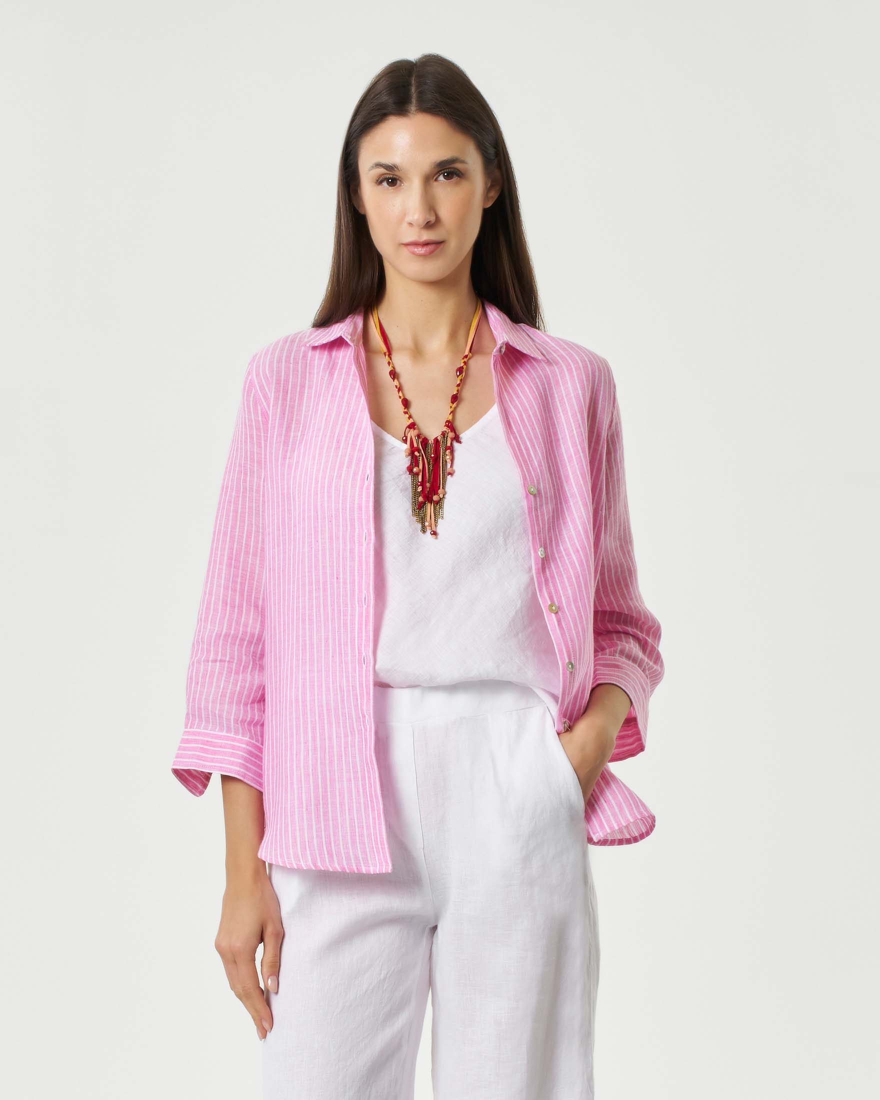 Camicia a righe rosa e bianche in puro lino con colletto classico e apertura a V