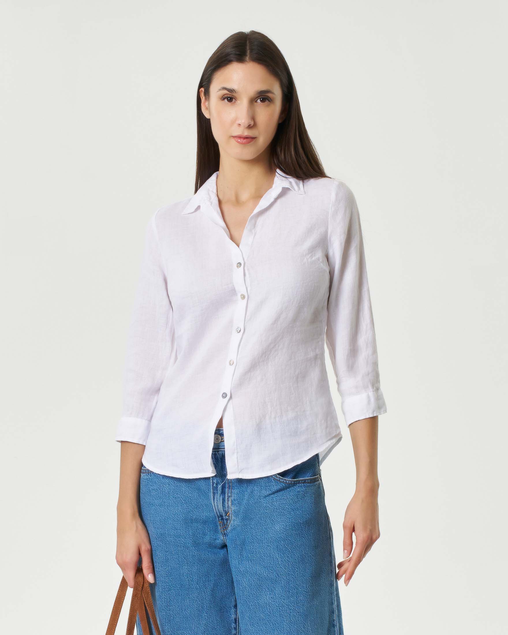 Camicia bianca in puro lino con colletto classico e apertura a V