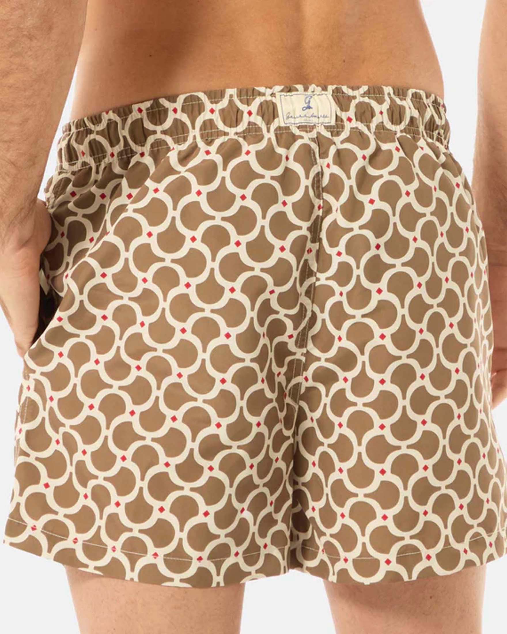 Boxer da mare Gassa D'Amante color fango con fantasia geometrica