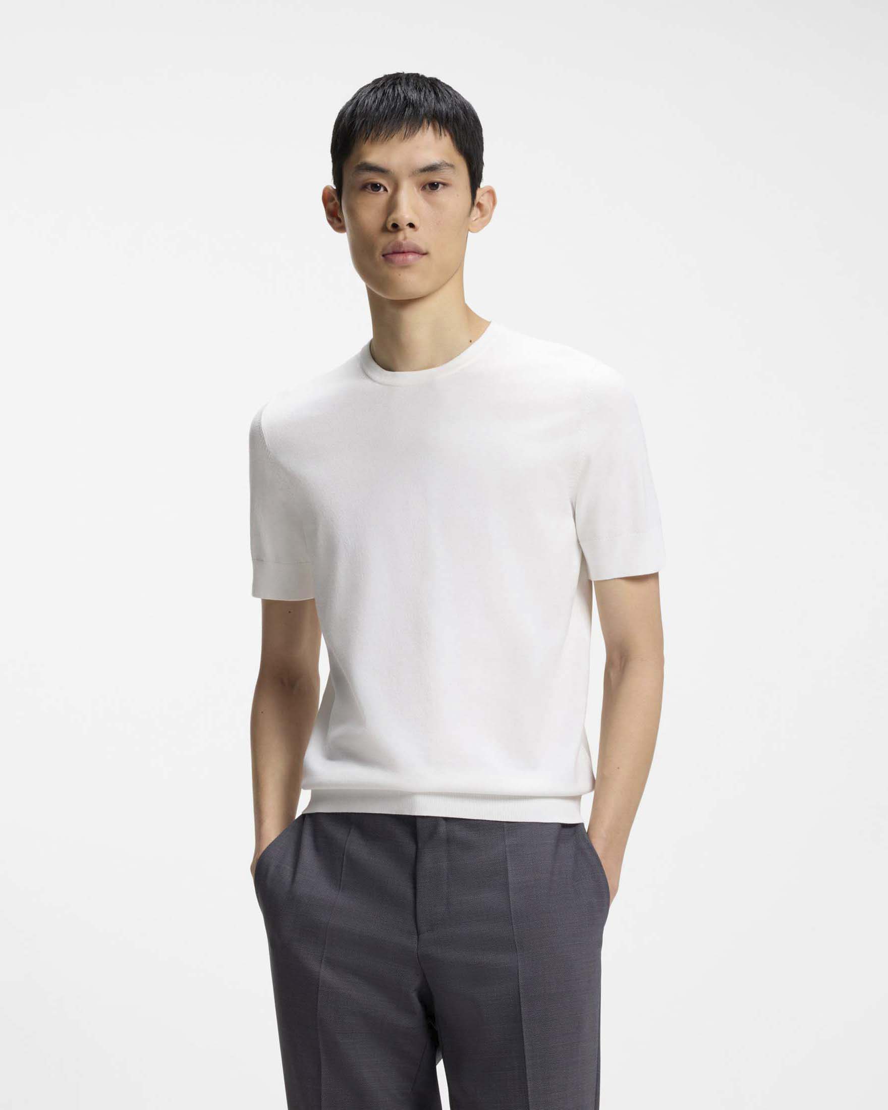 T-shirt mezza manica Hugo bianca in misto viscosa con logo ricamato