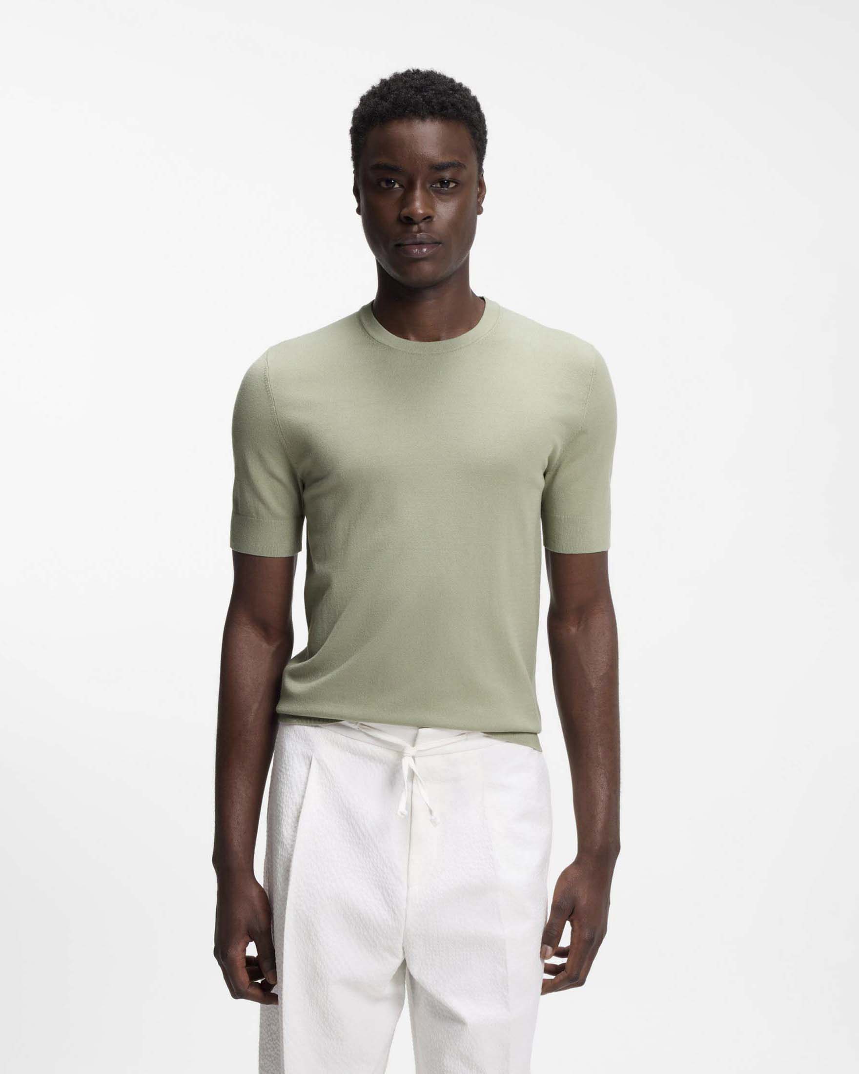 T-shirt mezza manica Hugo verde salvia in misto viscosa con logo ricamato