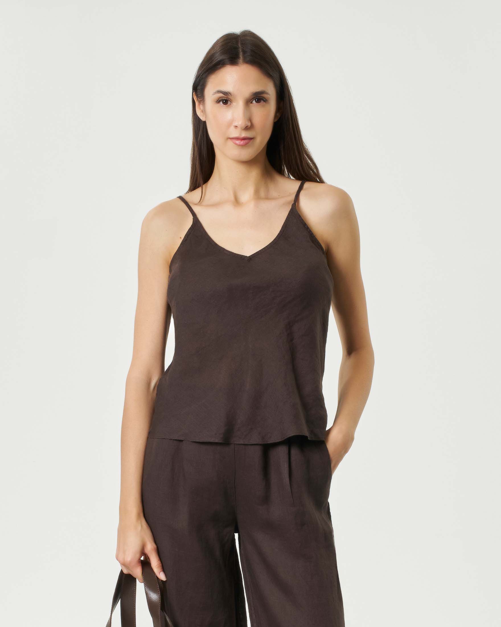 Top marrone in lino con spalline regolabili e scollo a V