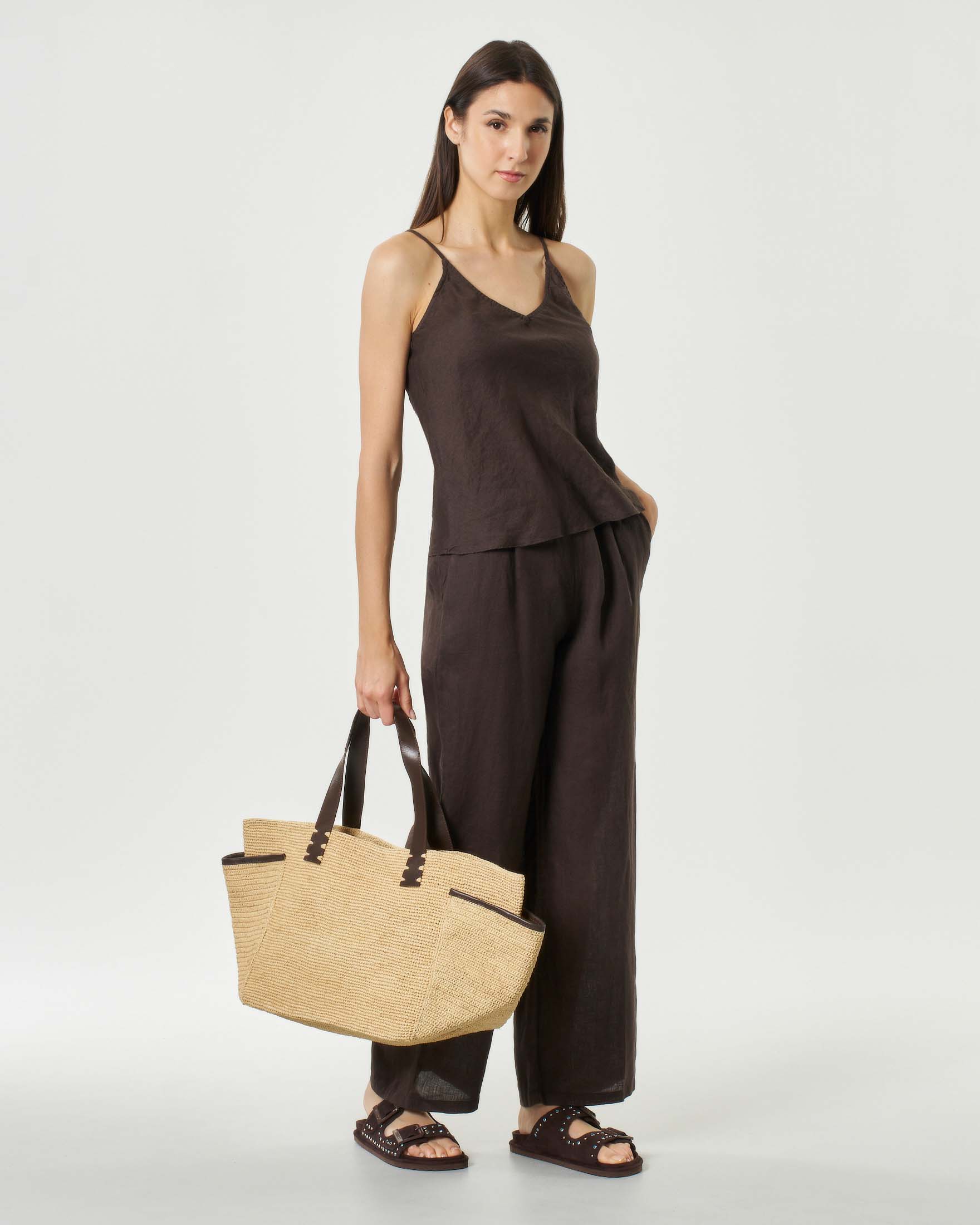 Top marrone in lino con spalline regolabili e scollo a V