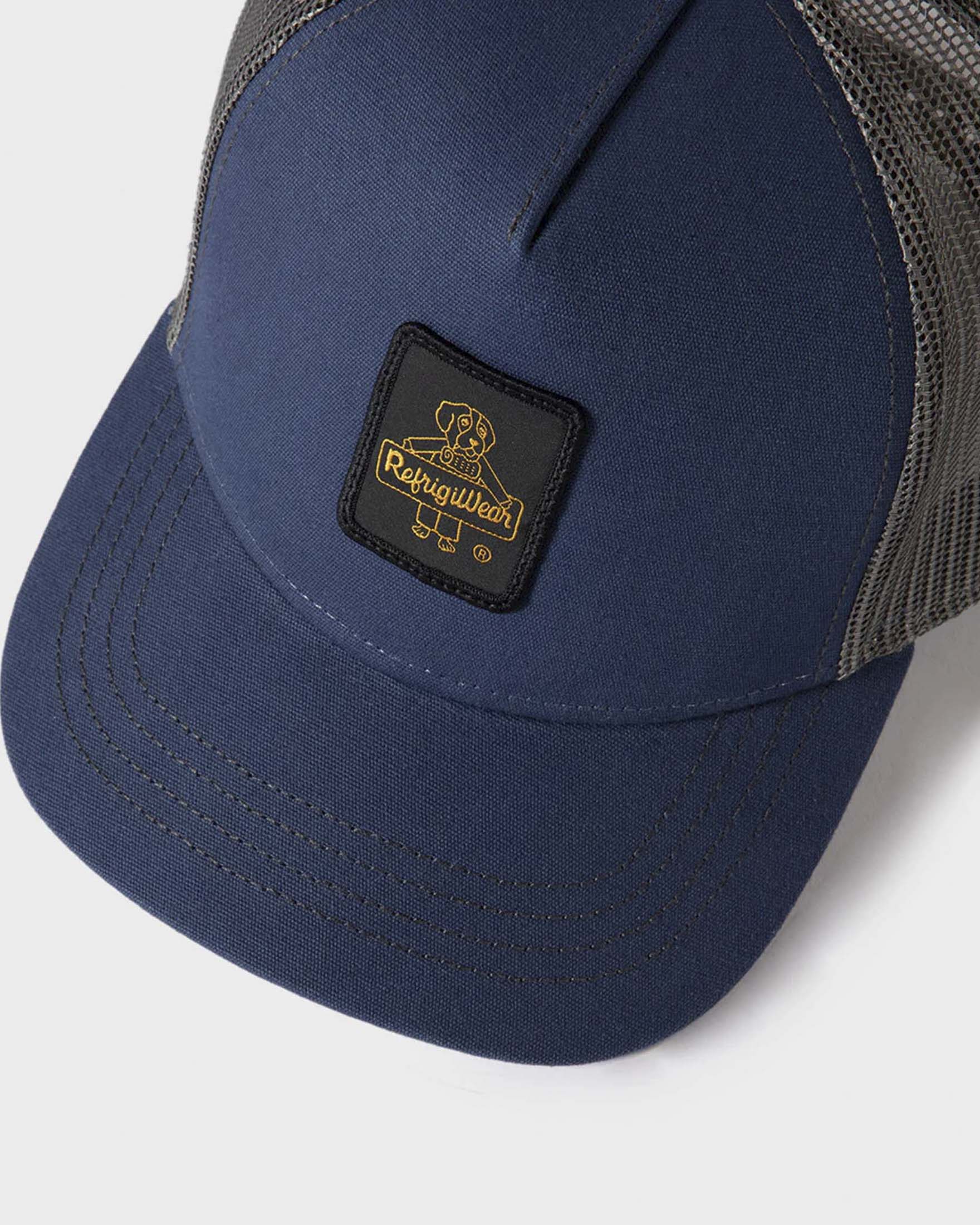 Berretto trucker Refrigiwear blu con patch logo ricamata