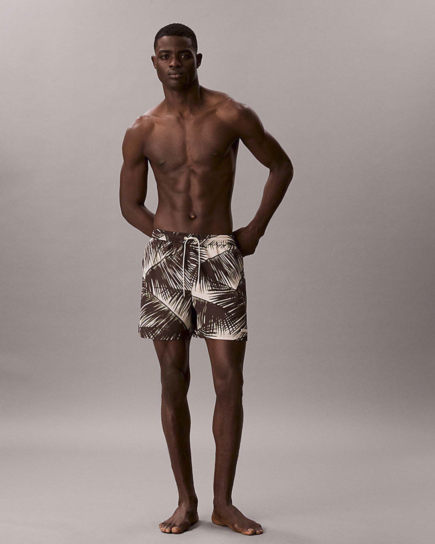 Boxer mare Calvin Klein Beachwear con stampa palme panna e marrone
