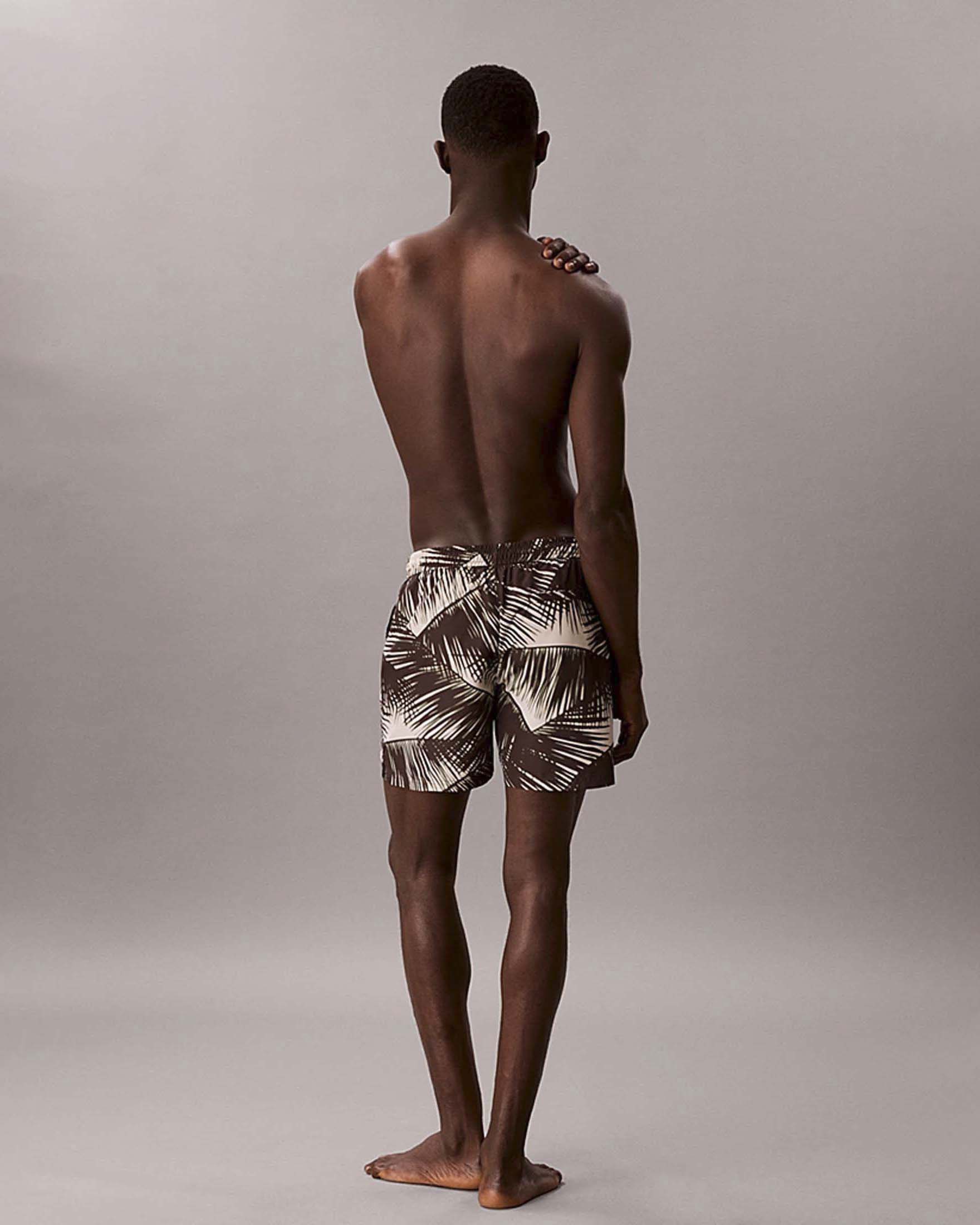Boxer mare Calvin Klein Beachwear con stampa palme panna e marrone