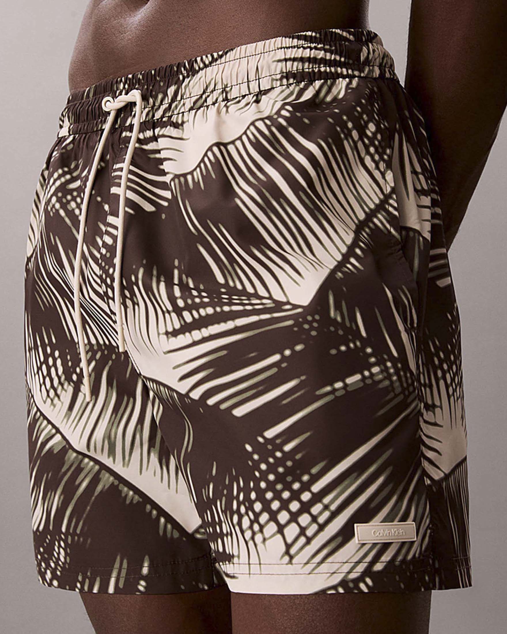 Boxer mare Calvin Klein Beachwear con stampa palme panna e marrone