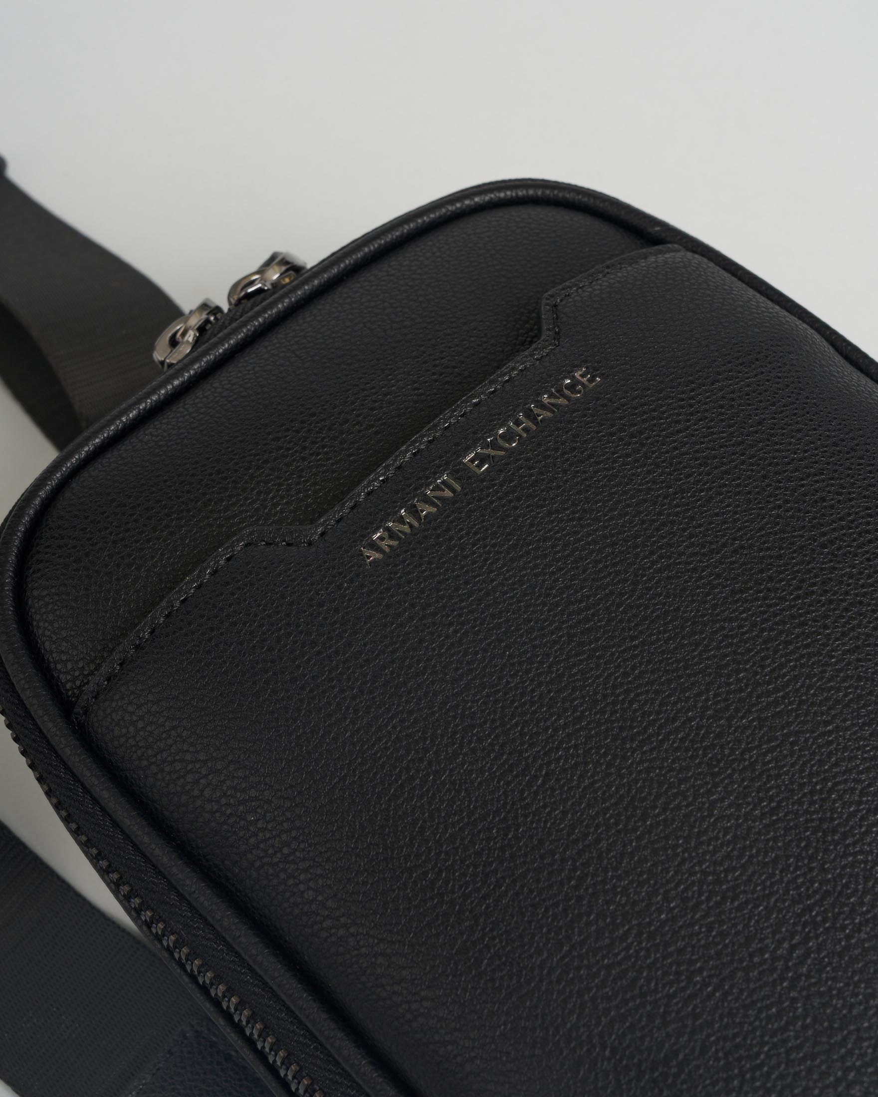 Borsa monospalla Armani Exchange nera in similpelle martellata